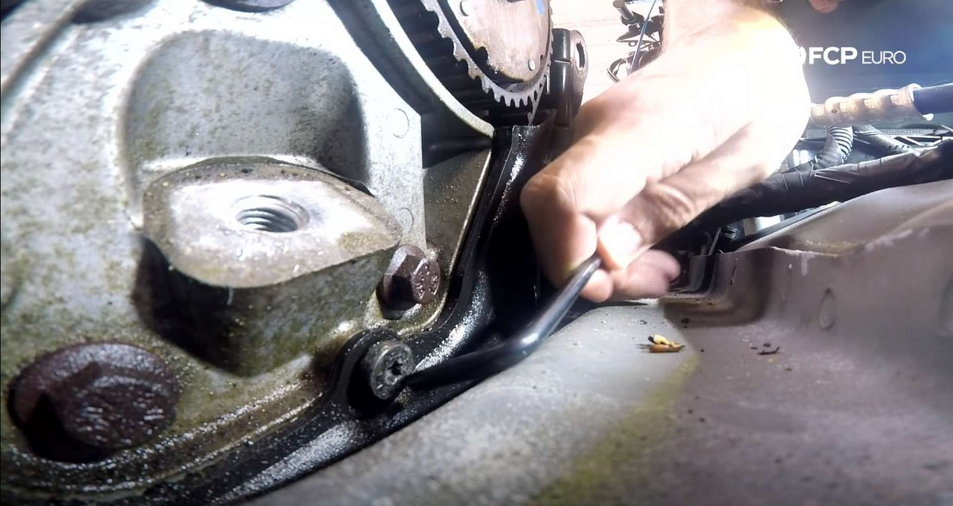 DIY Volvo P1 Water Pump Replacement removing the front timing cover