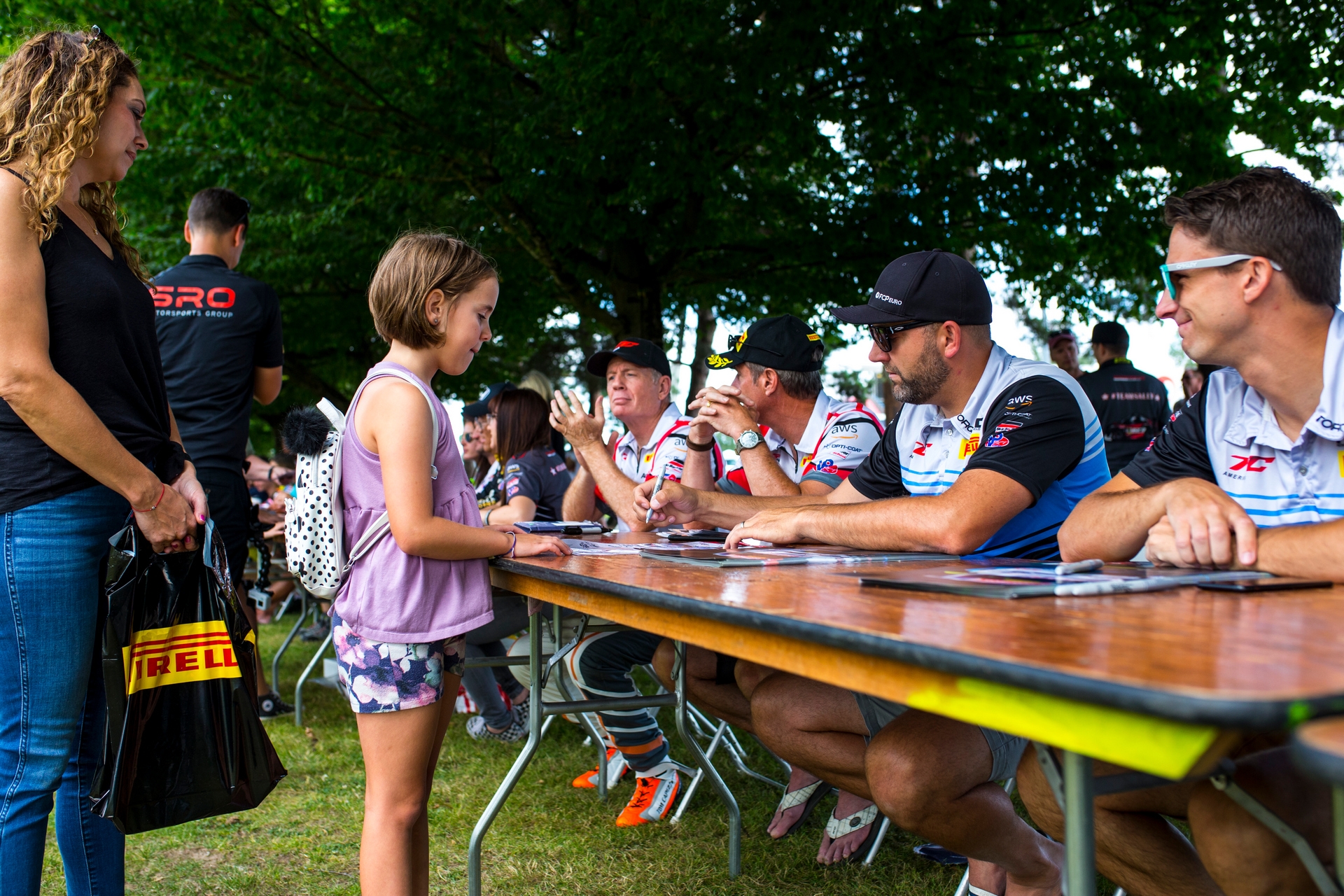 saturday-autograph-2
