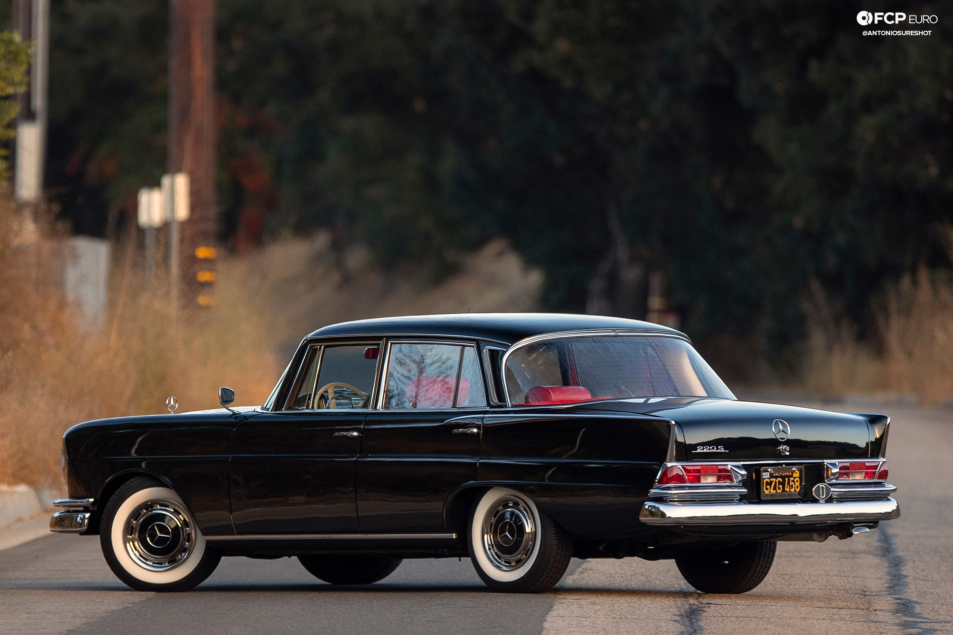 Mercedes Benz 220S Heckflosse Fintail W111 Belinda Benzo 1DX21641
