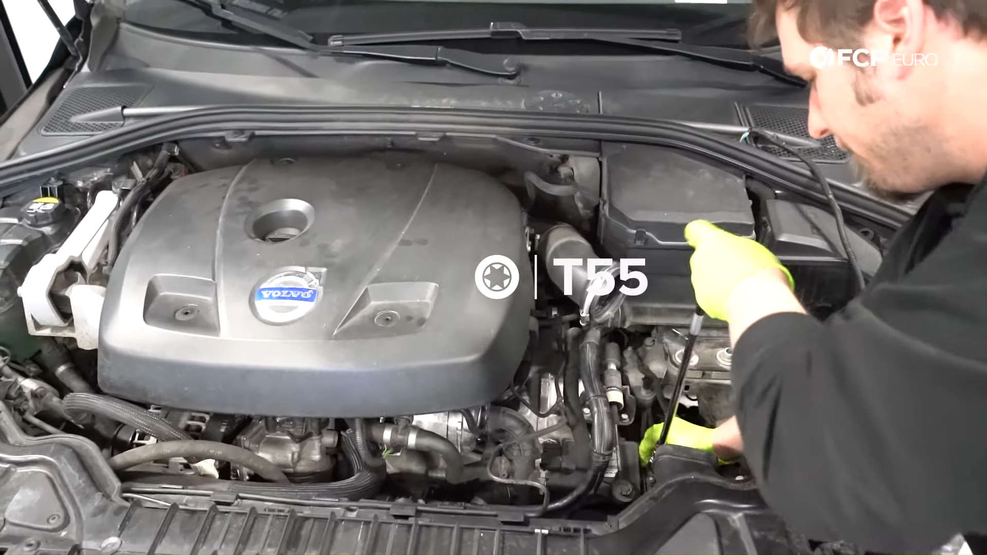 13-volvo-automatic-trans-service-remove-t55-fill-plug