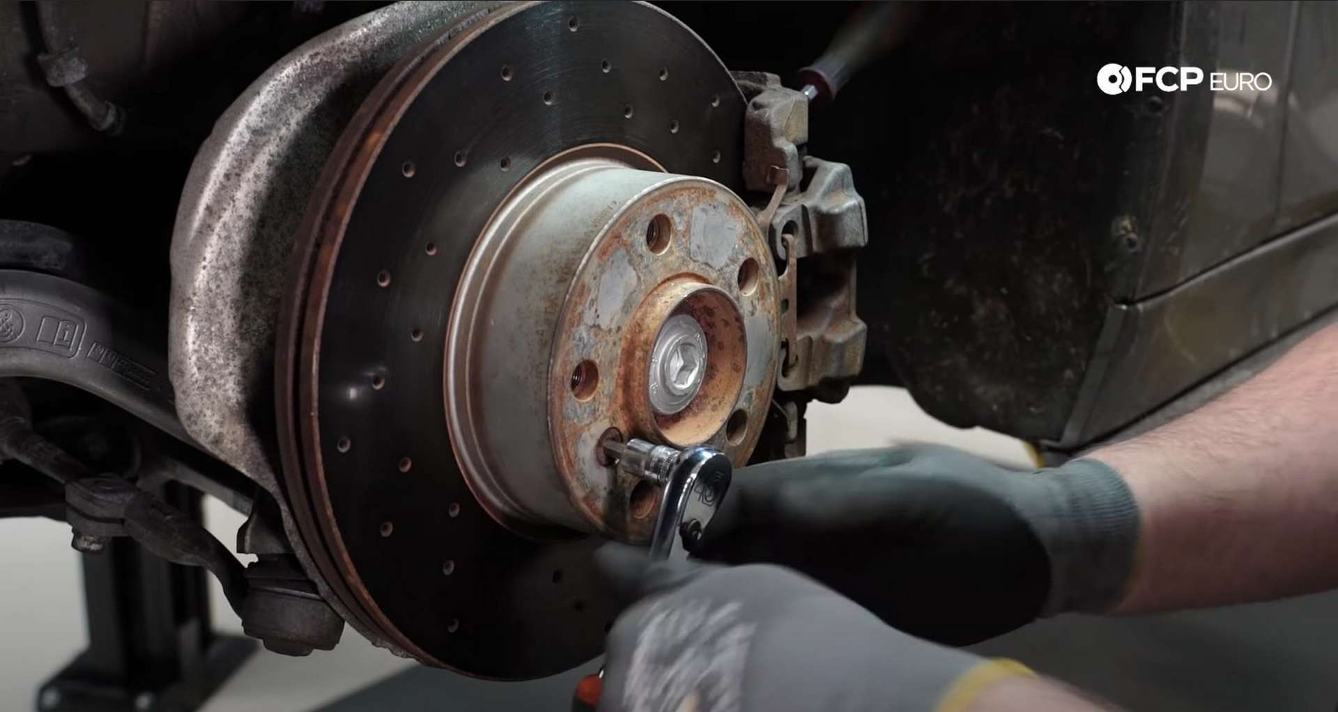 03-DIY-BMW-F30-xDrive-Wheel-Bearing-Replacement_Removing-Brakes