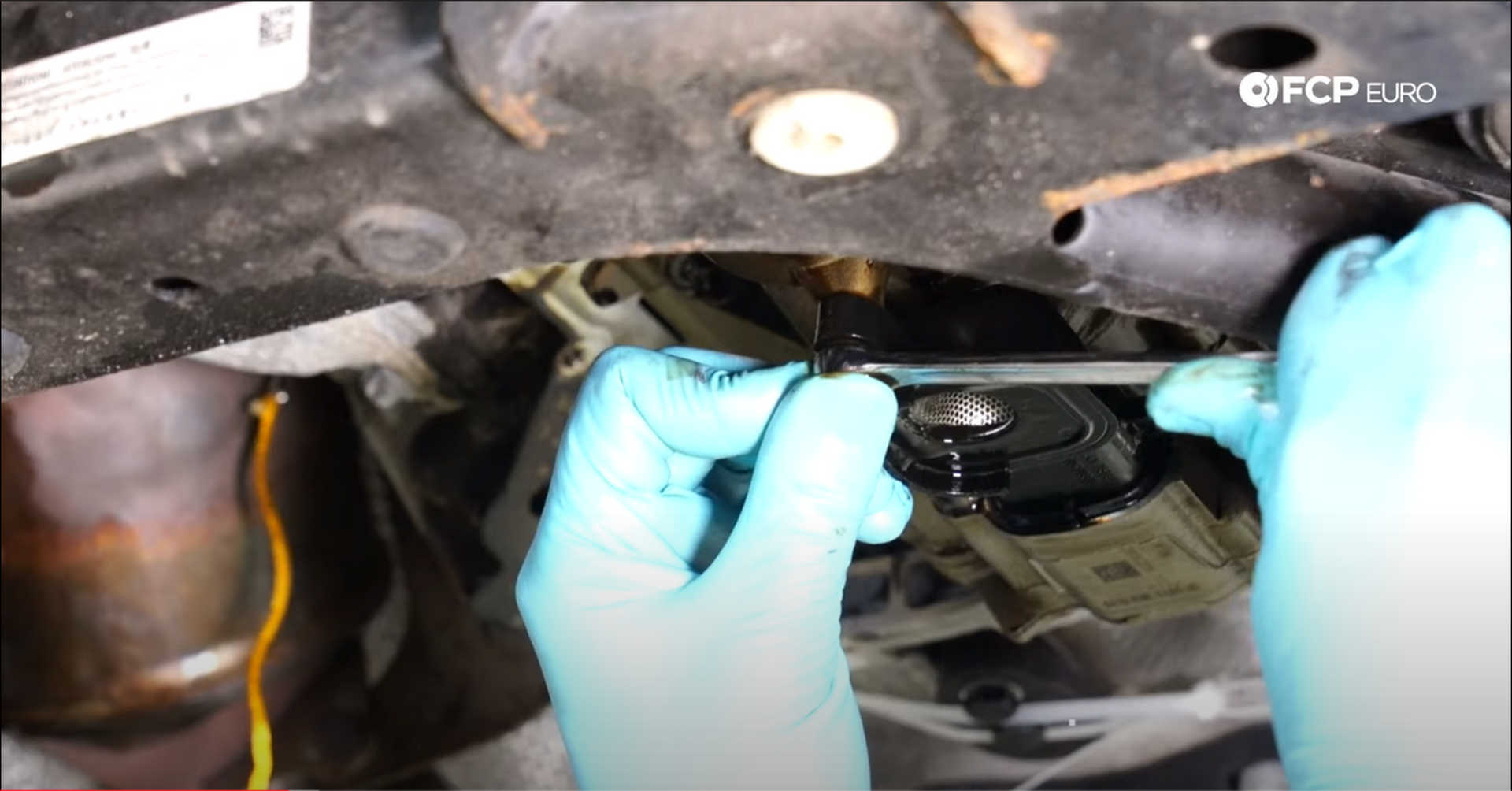 DIY BMW N20 Timing Chain tightening oil pickup bolt