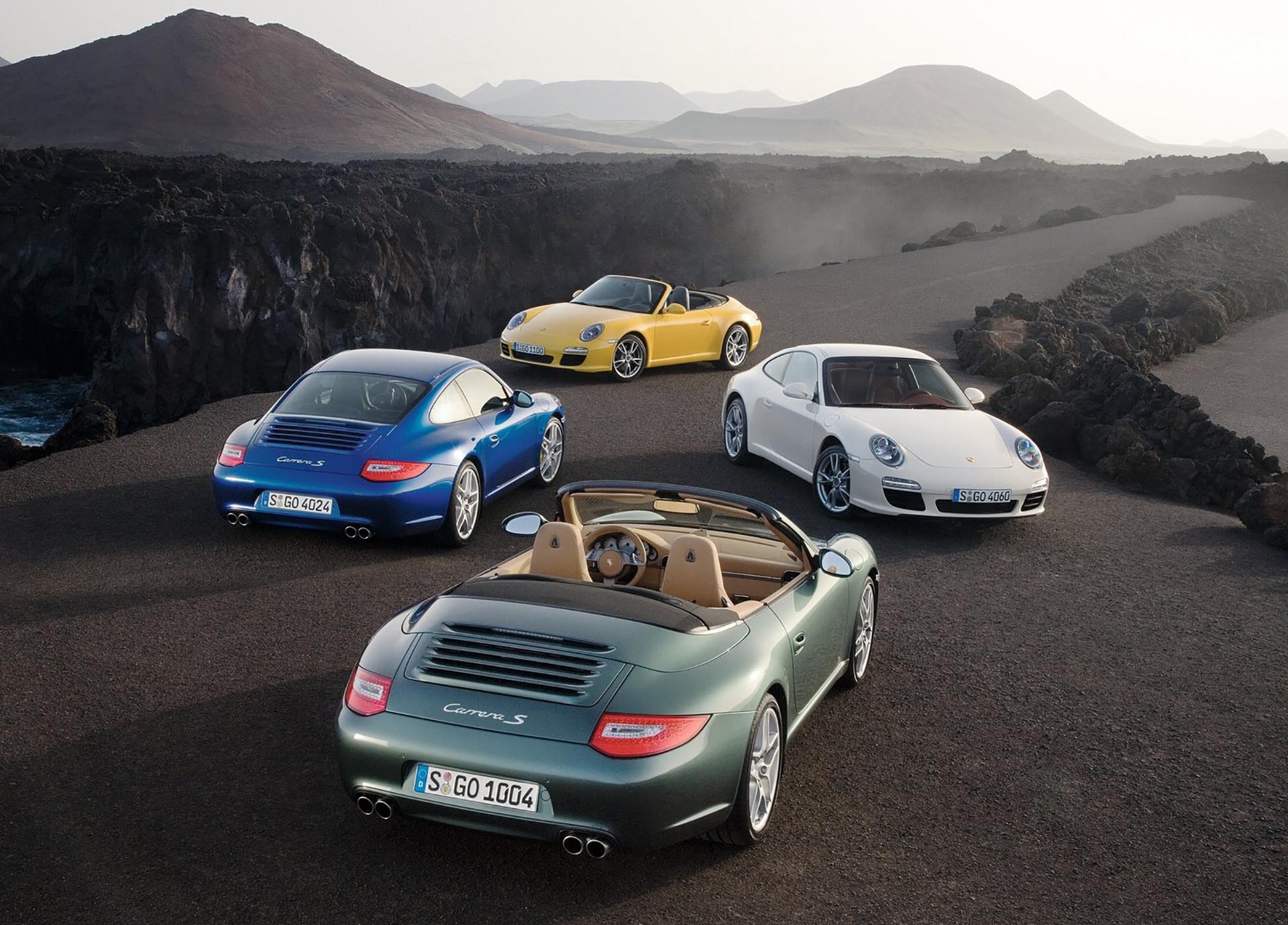 18_Porsche 911 Carrera S rear