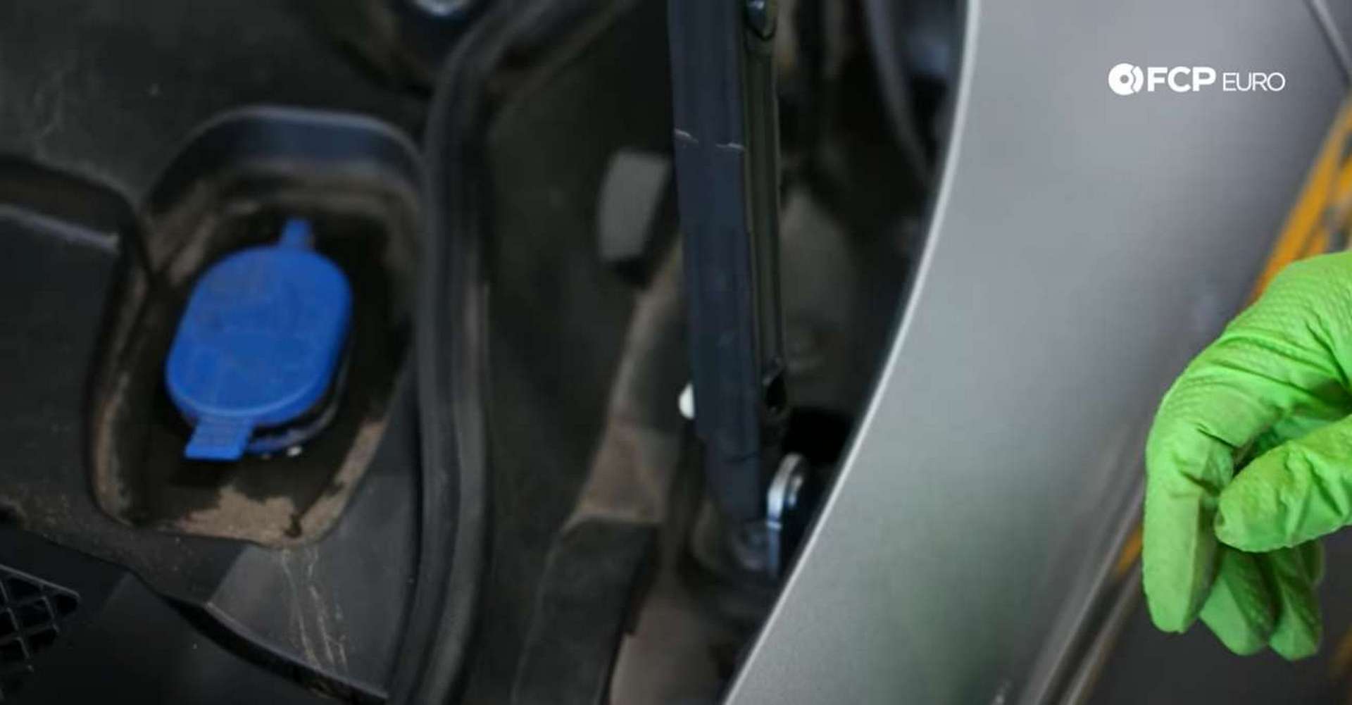 01-DIY-Mercedes-W205-Battery-Replacement_Accessing-Battery