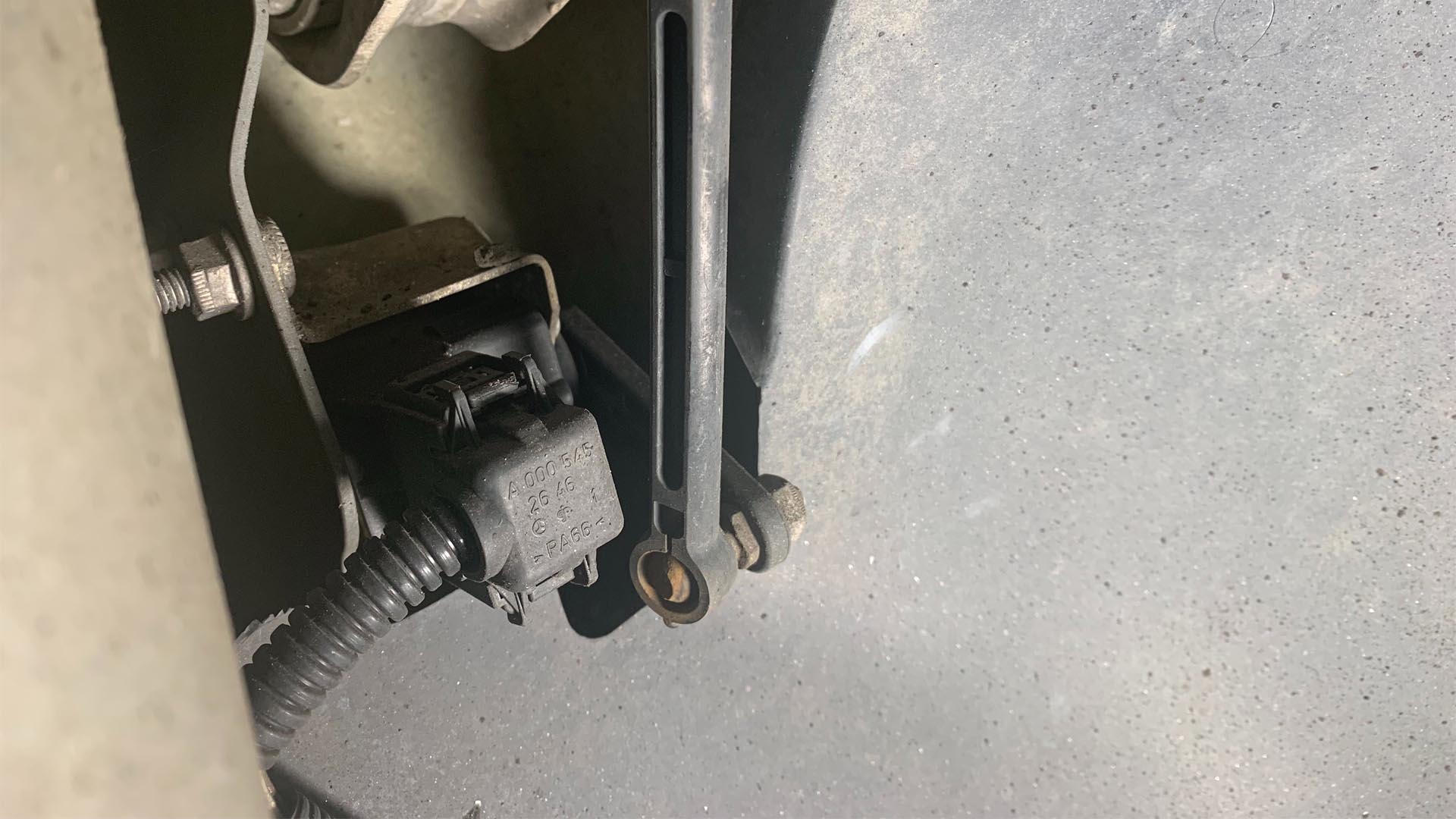Mercedes-Benz Airmatic Suspension  Level Sensor