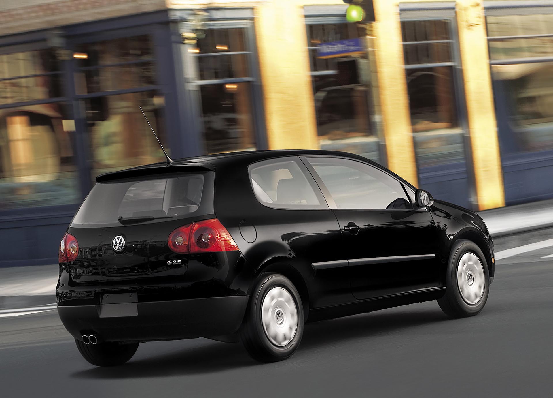 02_Volkswagen Mk5 rabbit 2.5 rear