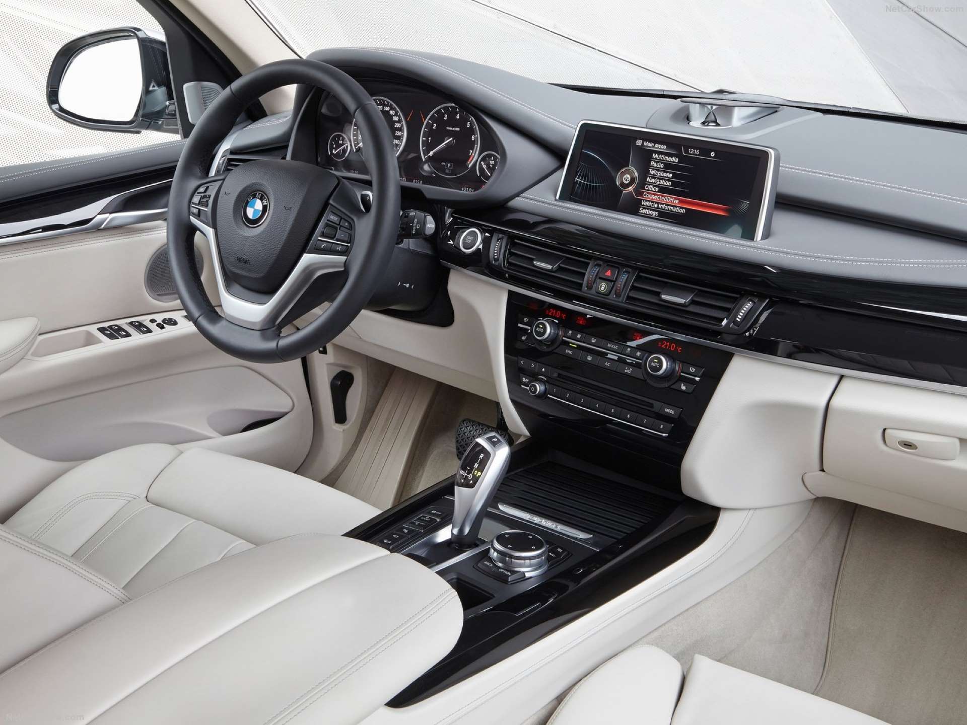 European Tow SUVs BMW X5 F15 xDrive40e