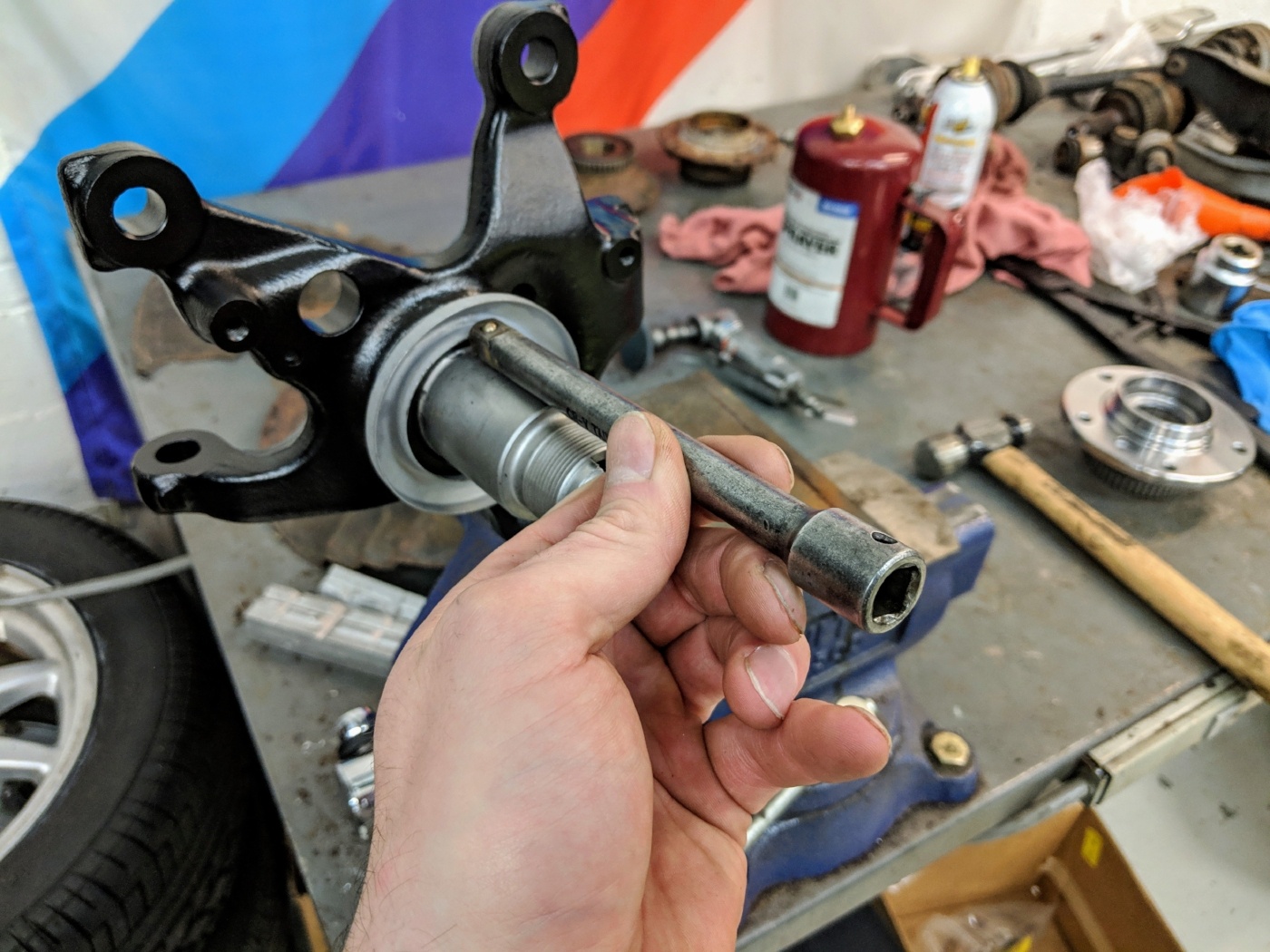 BMW E36 front wheel bearing hub dust cap install