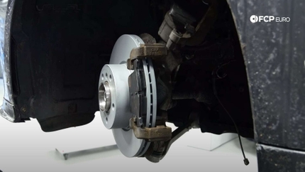 How To Replace BMW F30 Front Brake Pads & Discs (BMW 2-Series, 3-Series, & 4-Series)