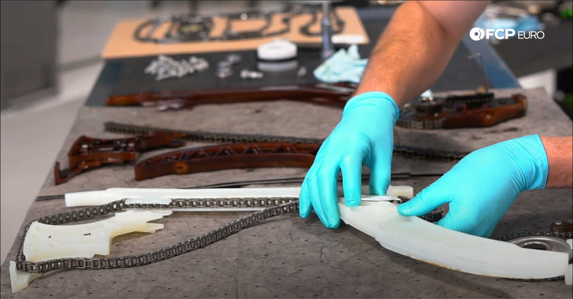 DIY BMW N20 Timing Chain assembling the new timing chain assembly