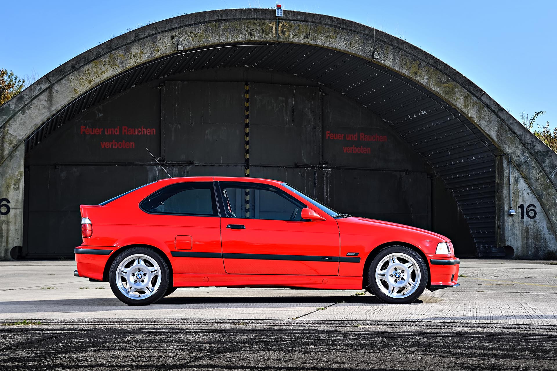 12_BMW E36 M3 compact profile