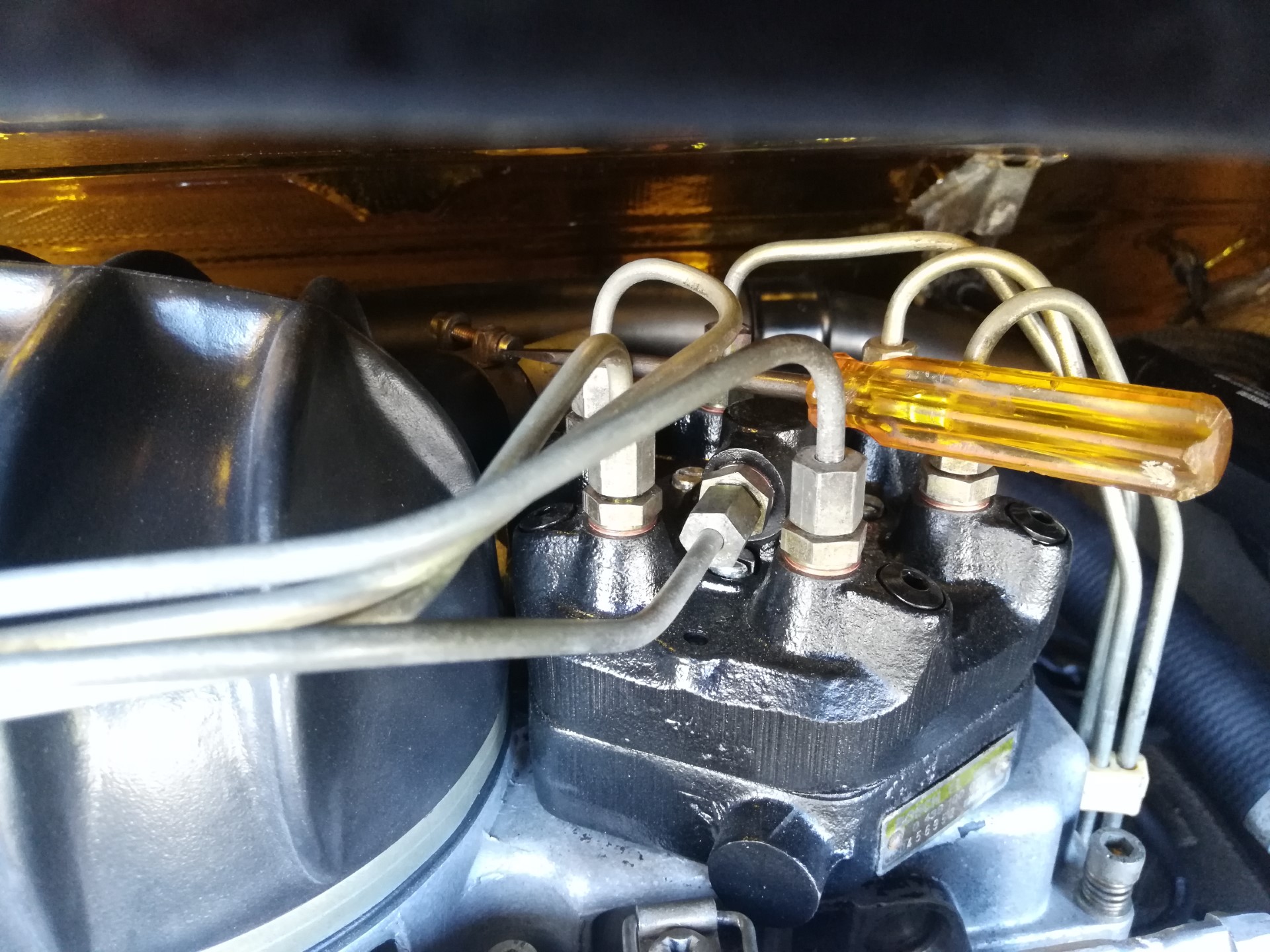 Air-cooled Porsche 911 CIS intake boot removal