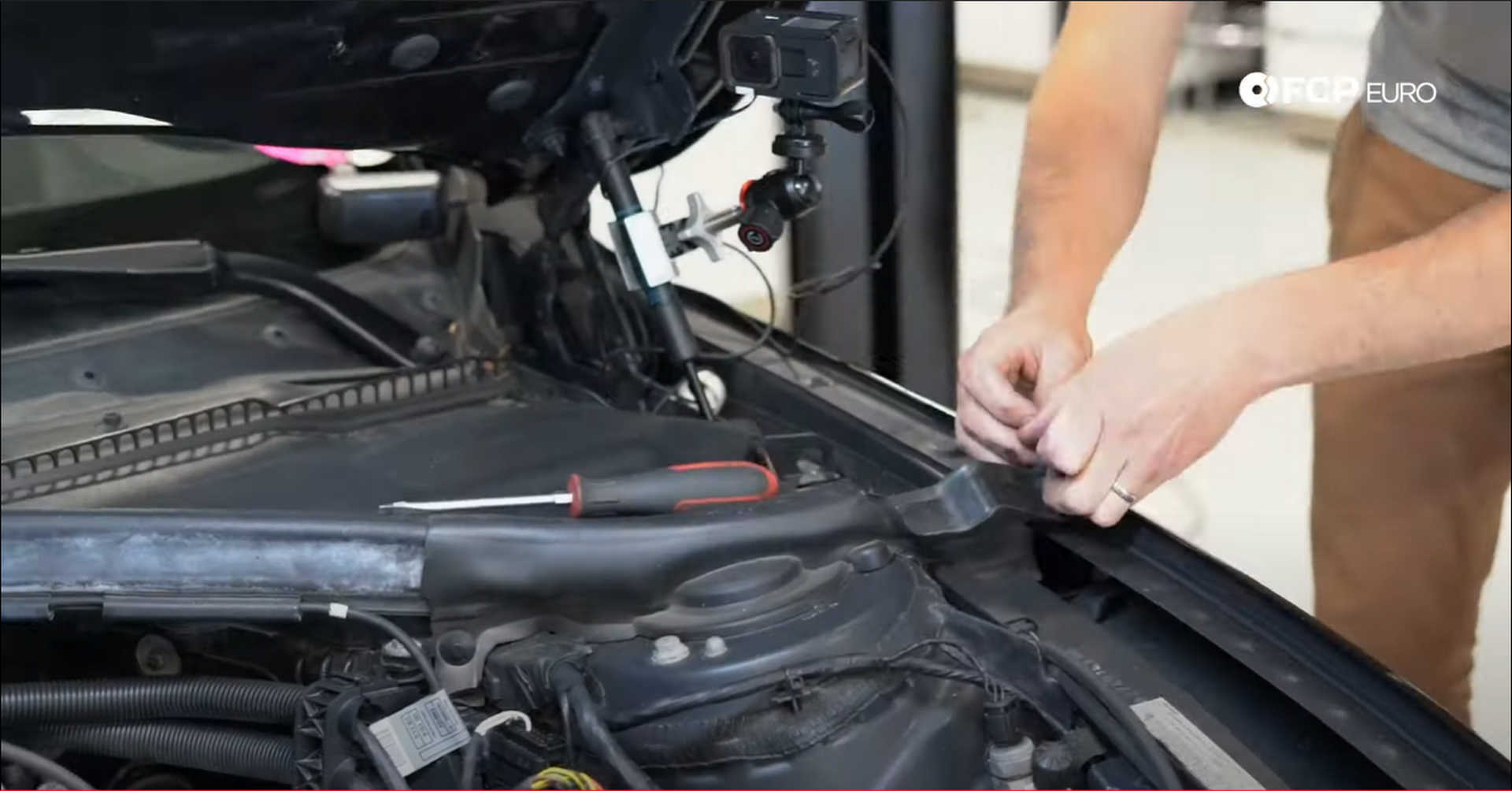 DIY BMW N20 Timing Chain fitting the strut cover