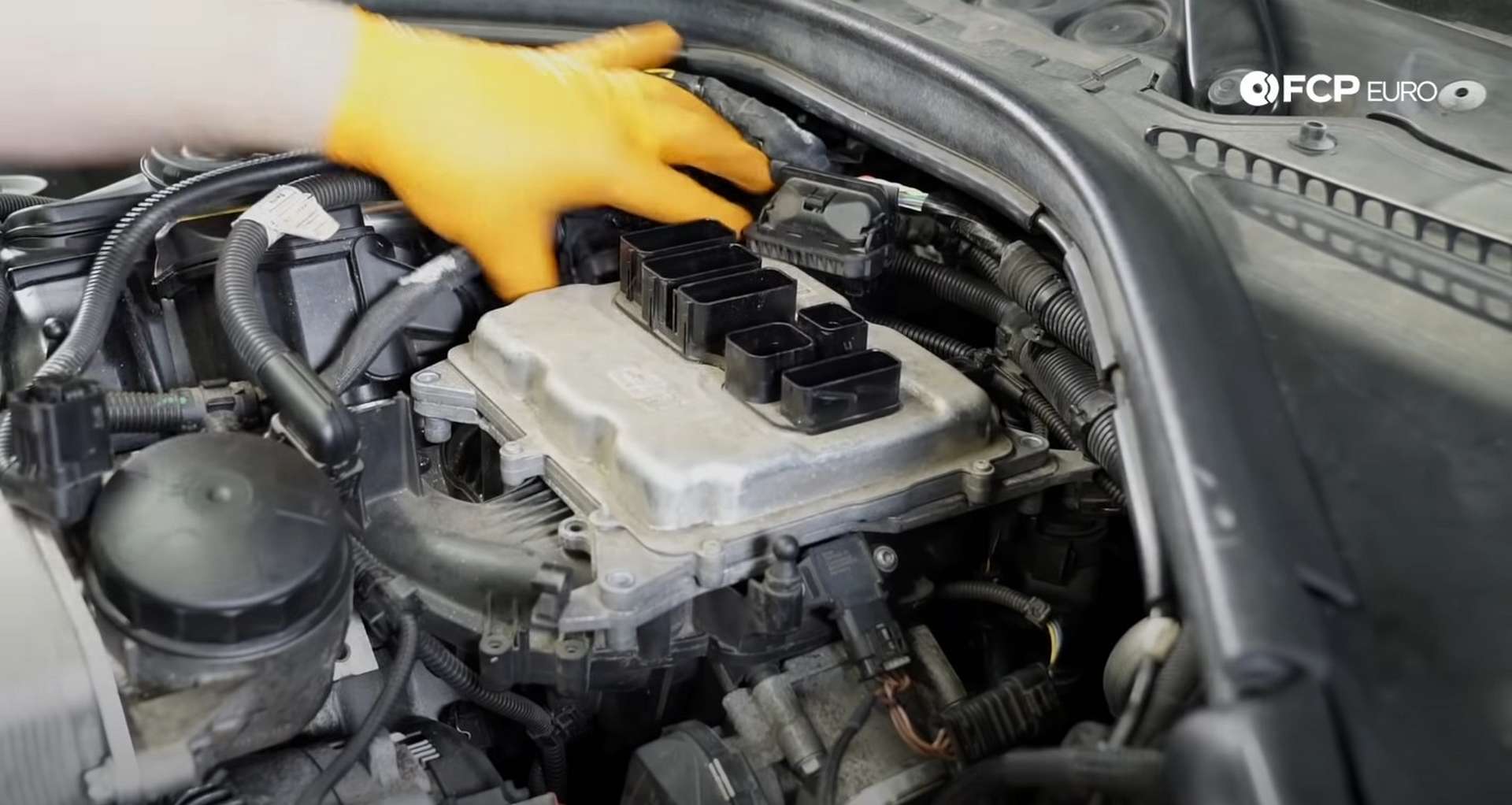 DIY BMW F30 Oil Filter Housing Gasket Replacement fitting the DME to the manifold