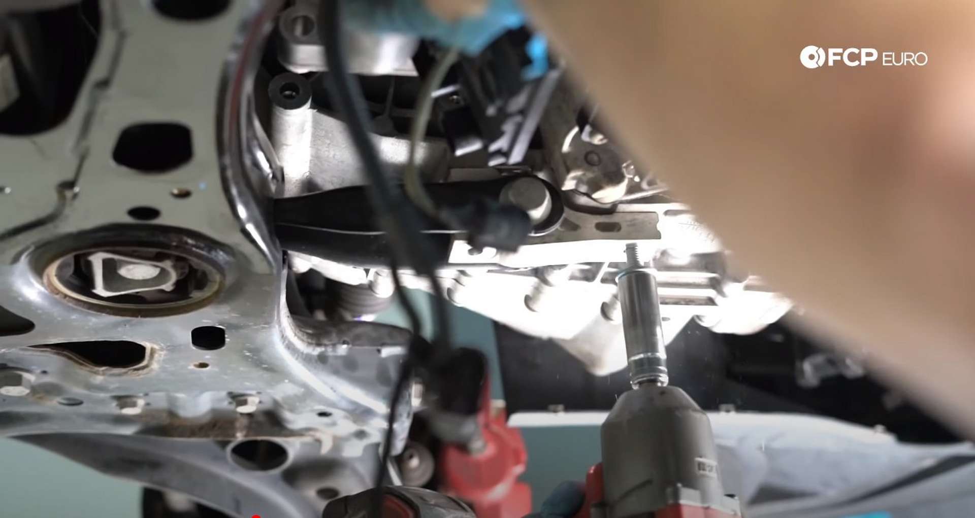 32-DIY_VW_GTI_Clutch-Job-Removing-LSD