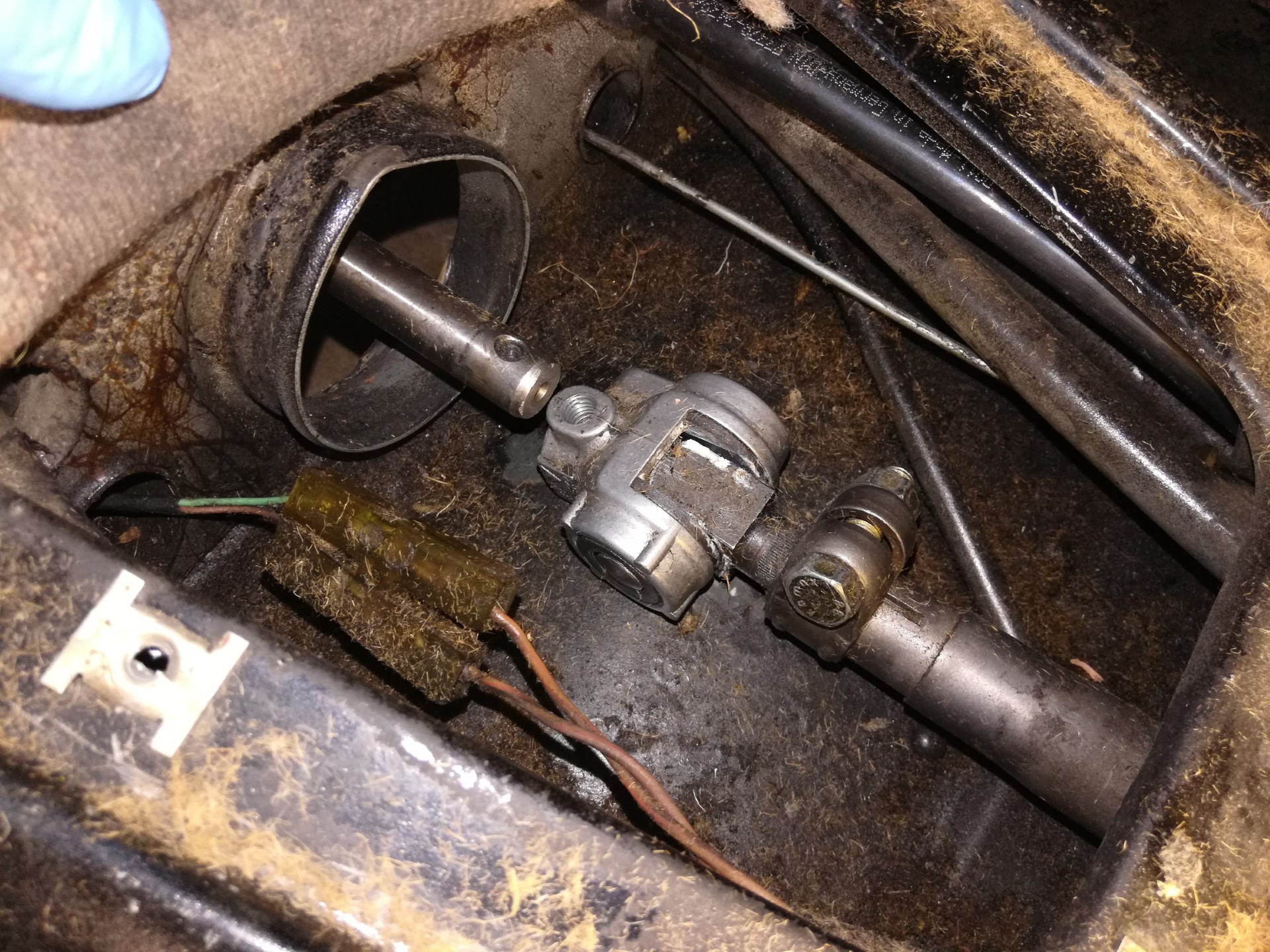 Air-cooled Porsche 911 shift coupler removal