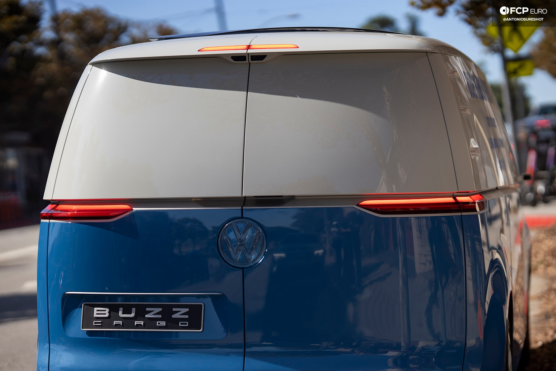 VW ID Cargo Nike Blue Ribbon Sports 1920wm EOSR9196