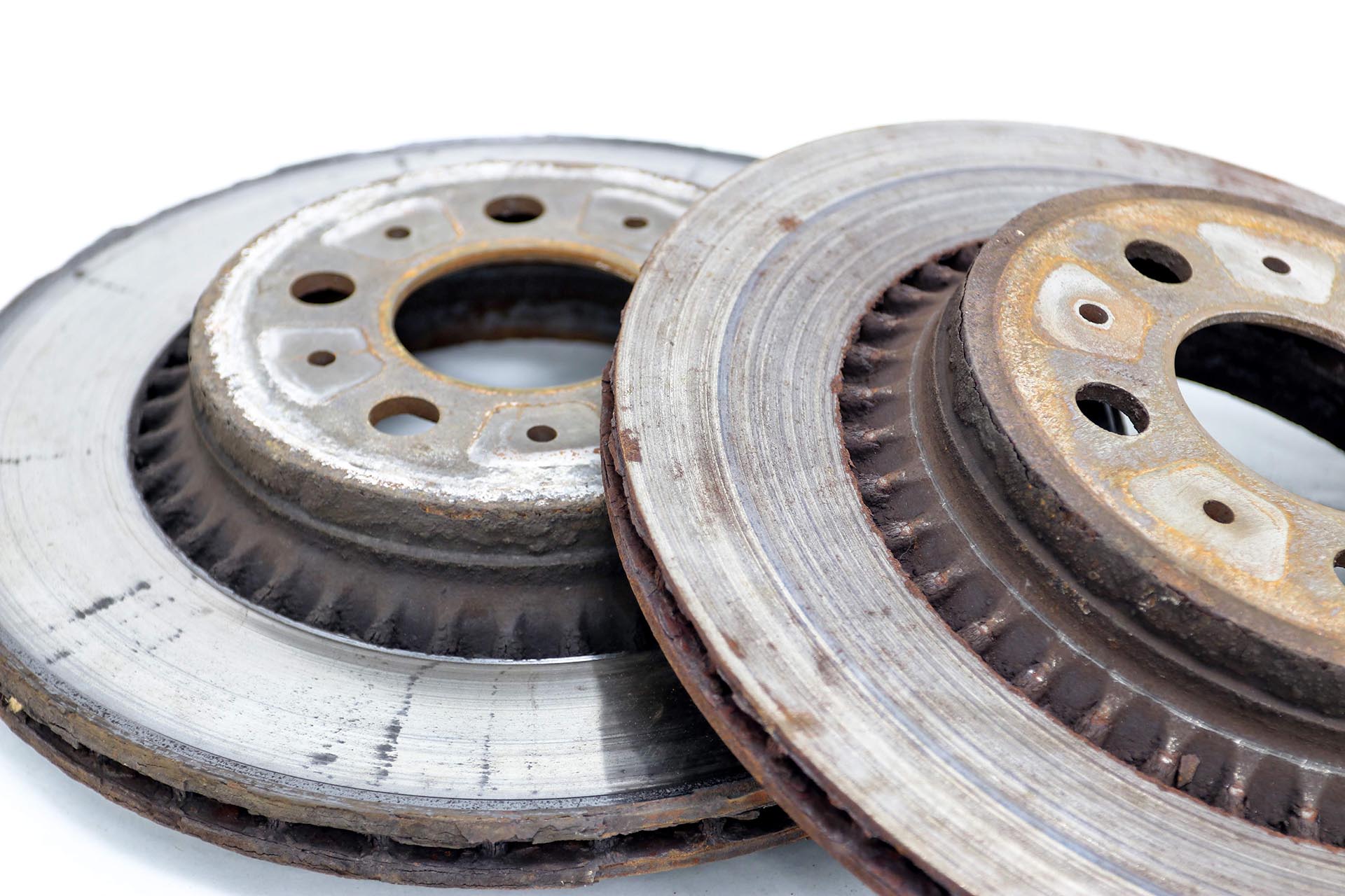 06_Worn brake discs with grooving