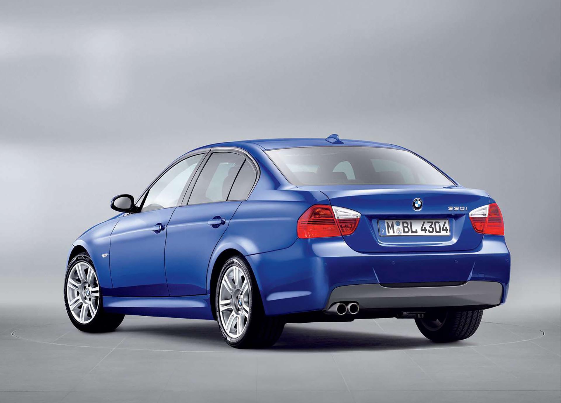 10_BMW E90 330i rear