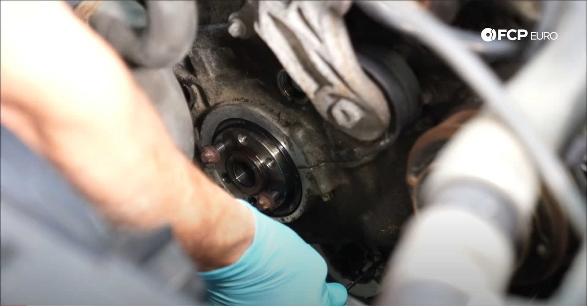 DIY BMW N20 Timing Chain removing the oil pump drive's chain tensioner pin
