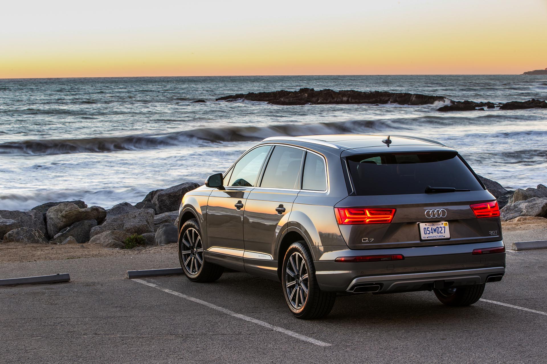 10_2017 Audi Q7 rear
