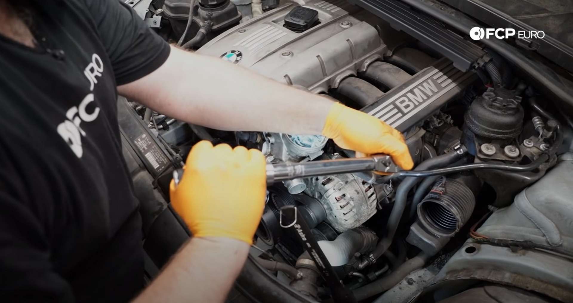 DIY BMW E9X Oil Filter Gasket Replacement torquing the housing's bolts