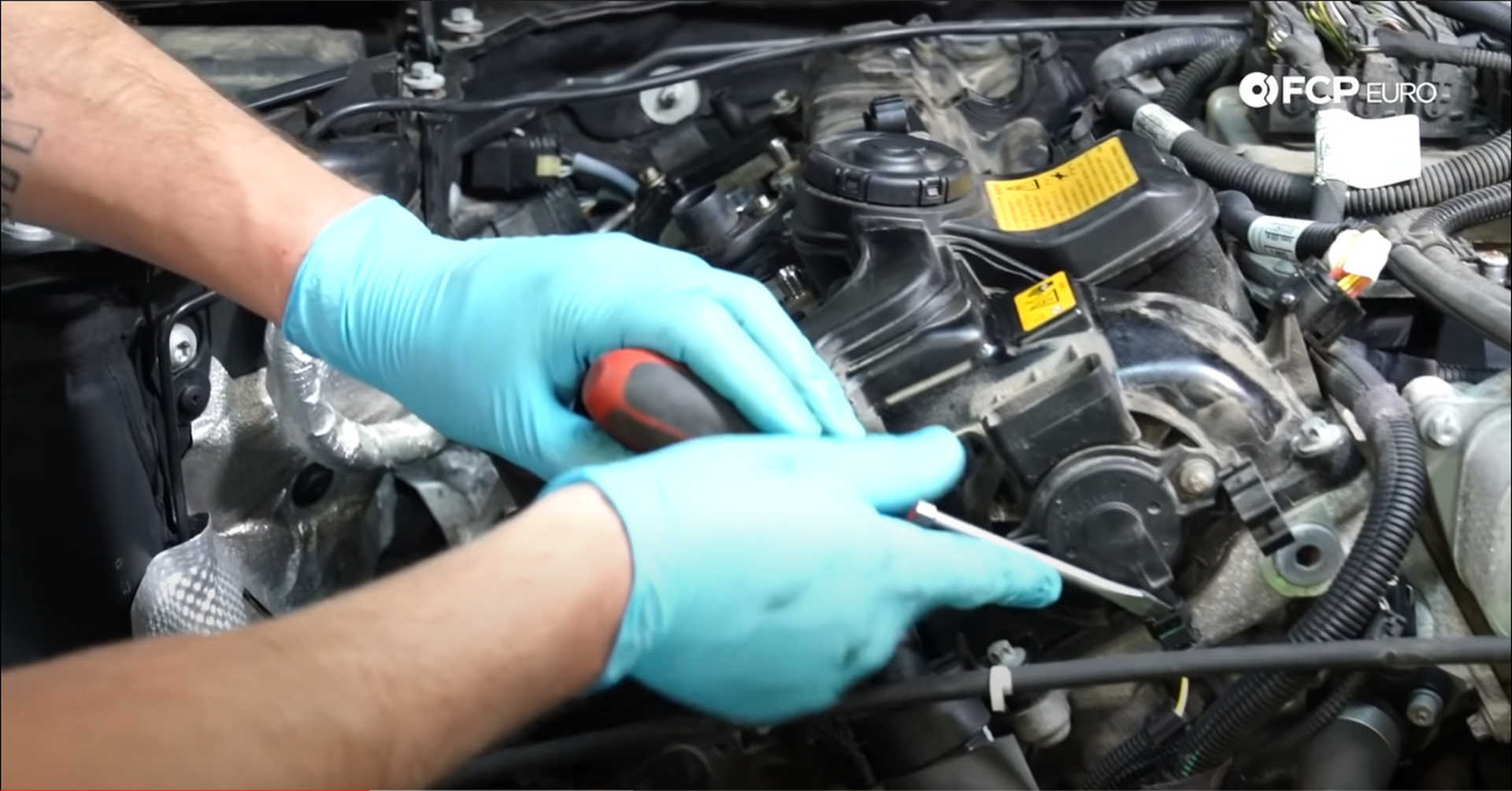 DIY BMW N20 Timing Chain removing the camshaft connectors