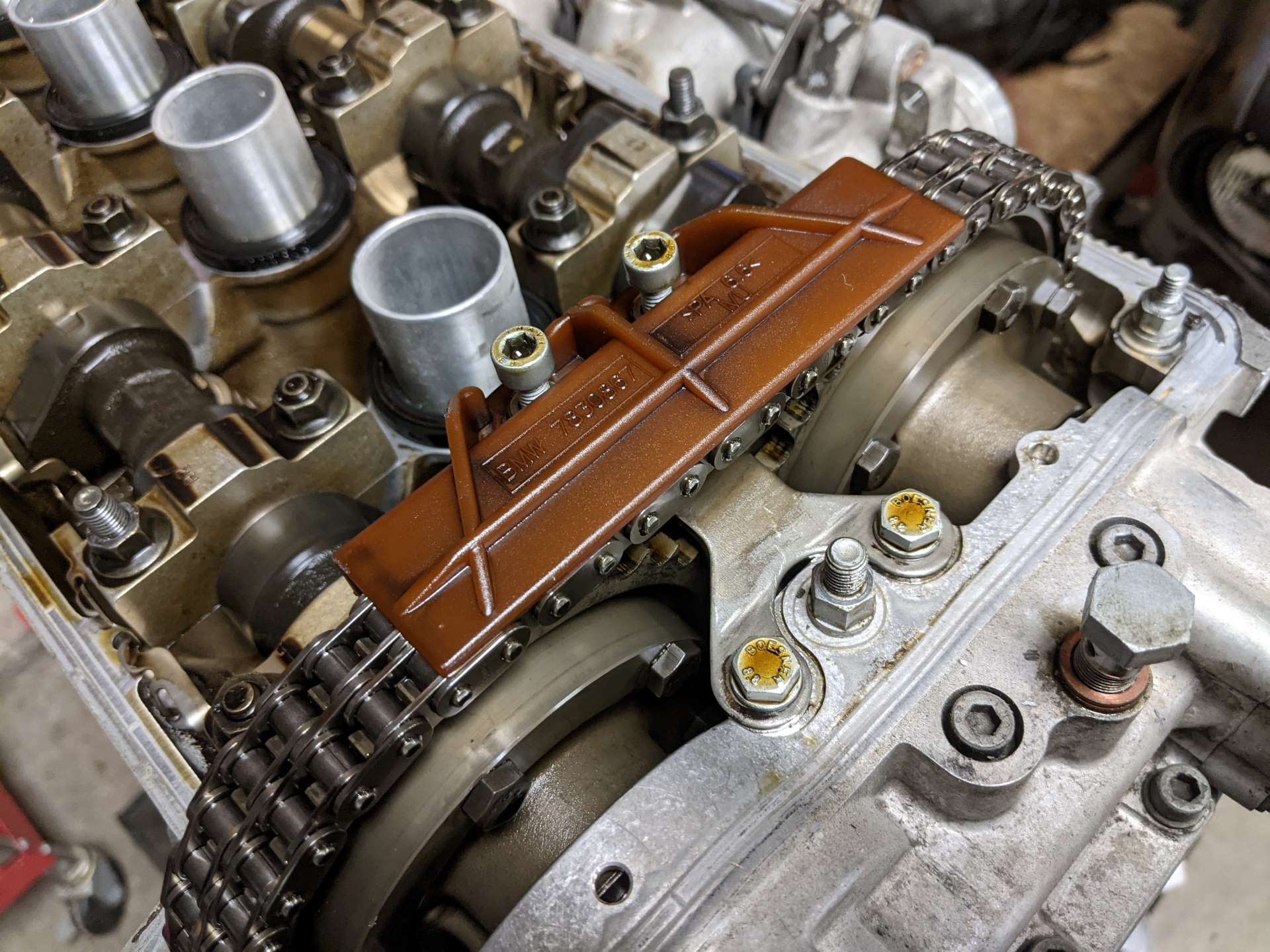 BMW S54 Engine Guide Upper timing chain guide