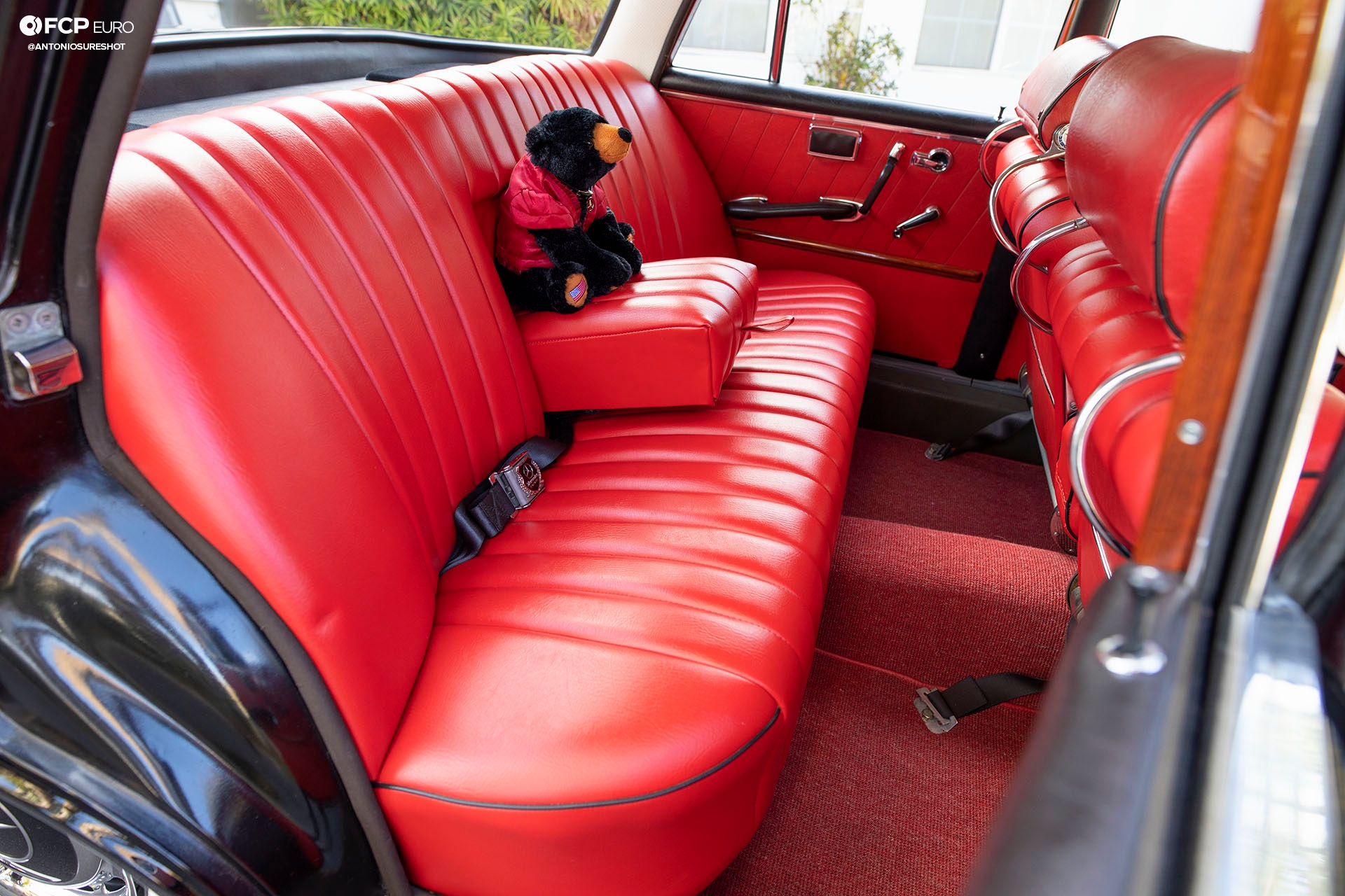 Mercedes Benz 220S Heckflosse Fintail W111 Belinda Benzo EOSR7601