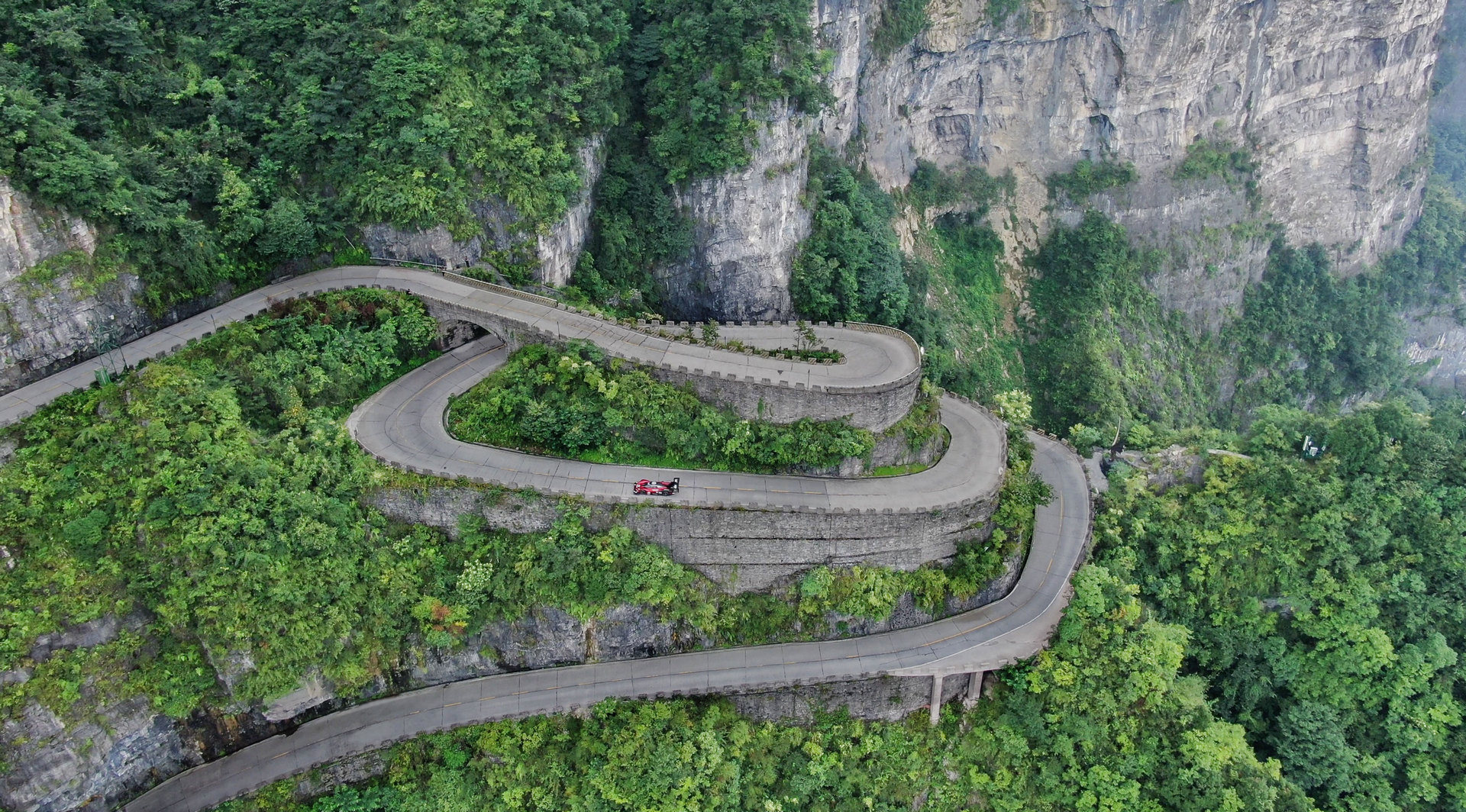 Volkswagen ID.R Tianmen Mountain Road Record