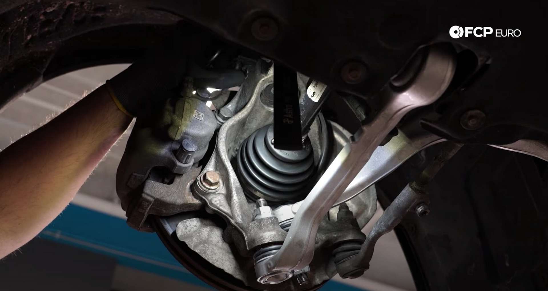 03-DIY-BMW-F30-Front-Axle-Replacement_Removing-Brakes