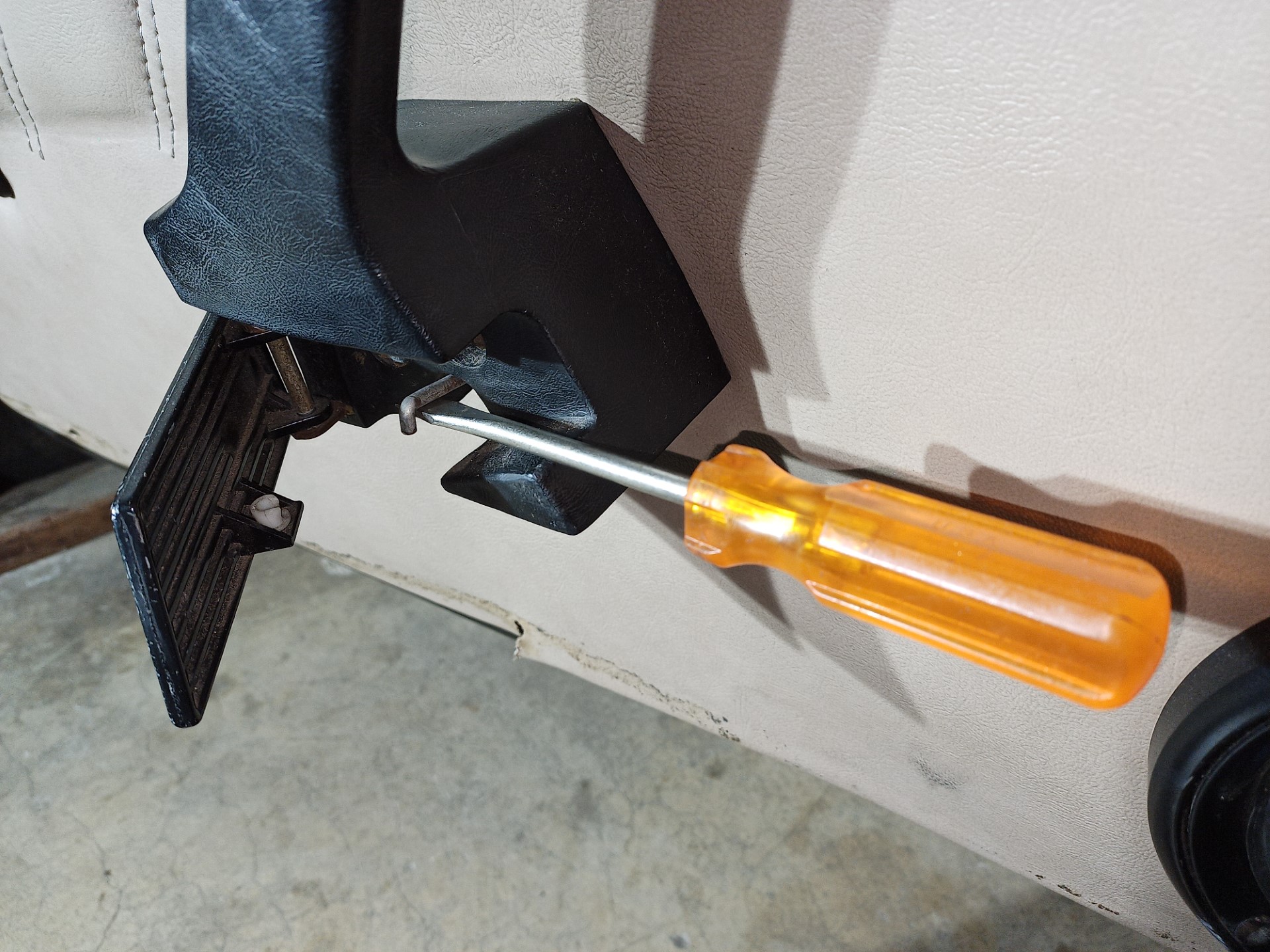 air-cooled porsche 911 release handle removal