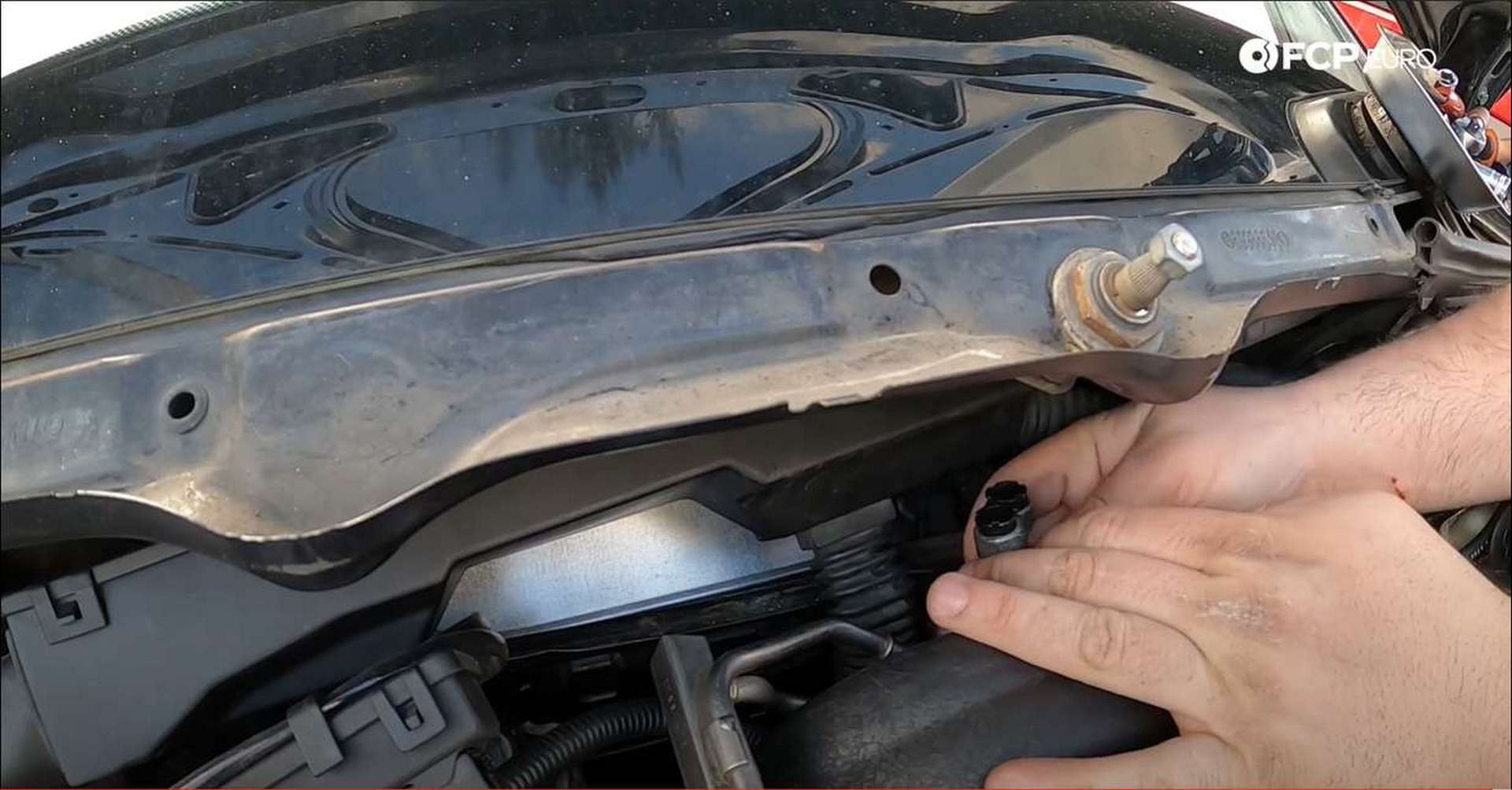 14_DIY_BMW_Intake_Manifold-Removing-Fuel-Lines