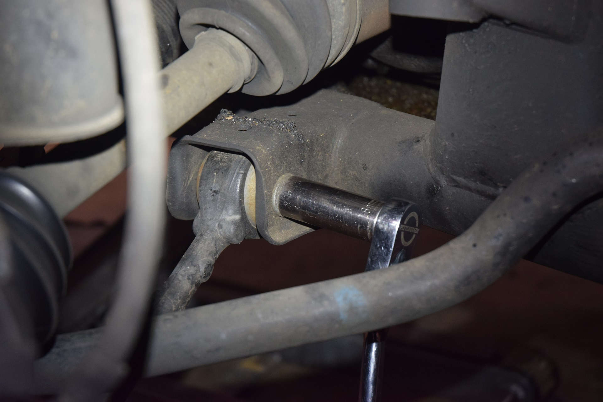 BMW E53 X5 Front Lower Control Arm 18mm Nut