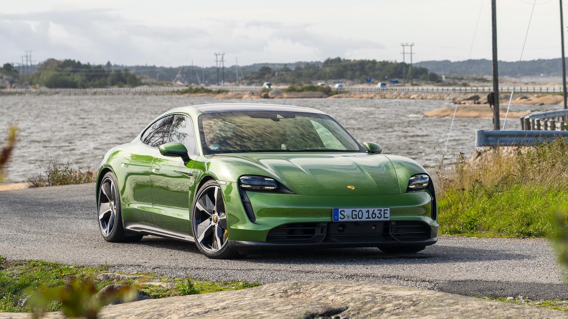 porsche-mamba-green-metallic