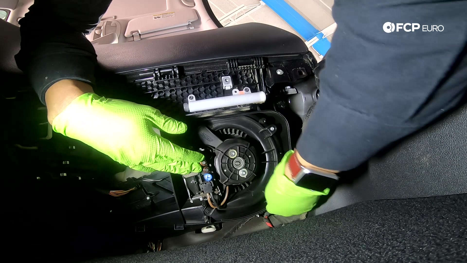 05-mercedes-w211-blower-motor-assembly-removal