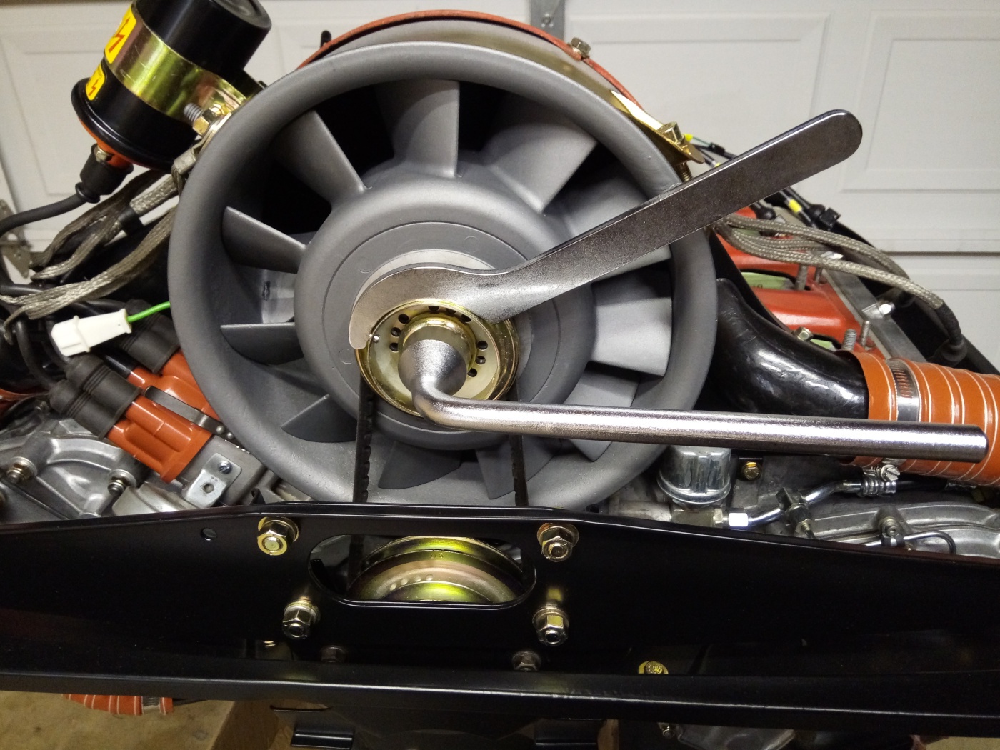 Air-cooled Porsche 911 fan belt tools