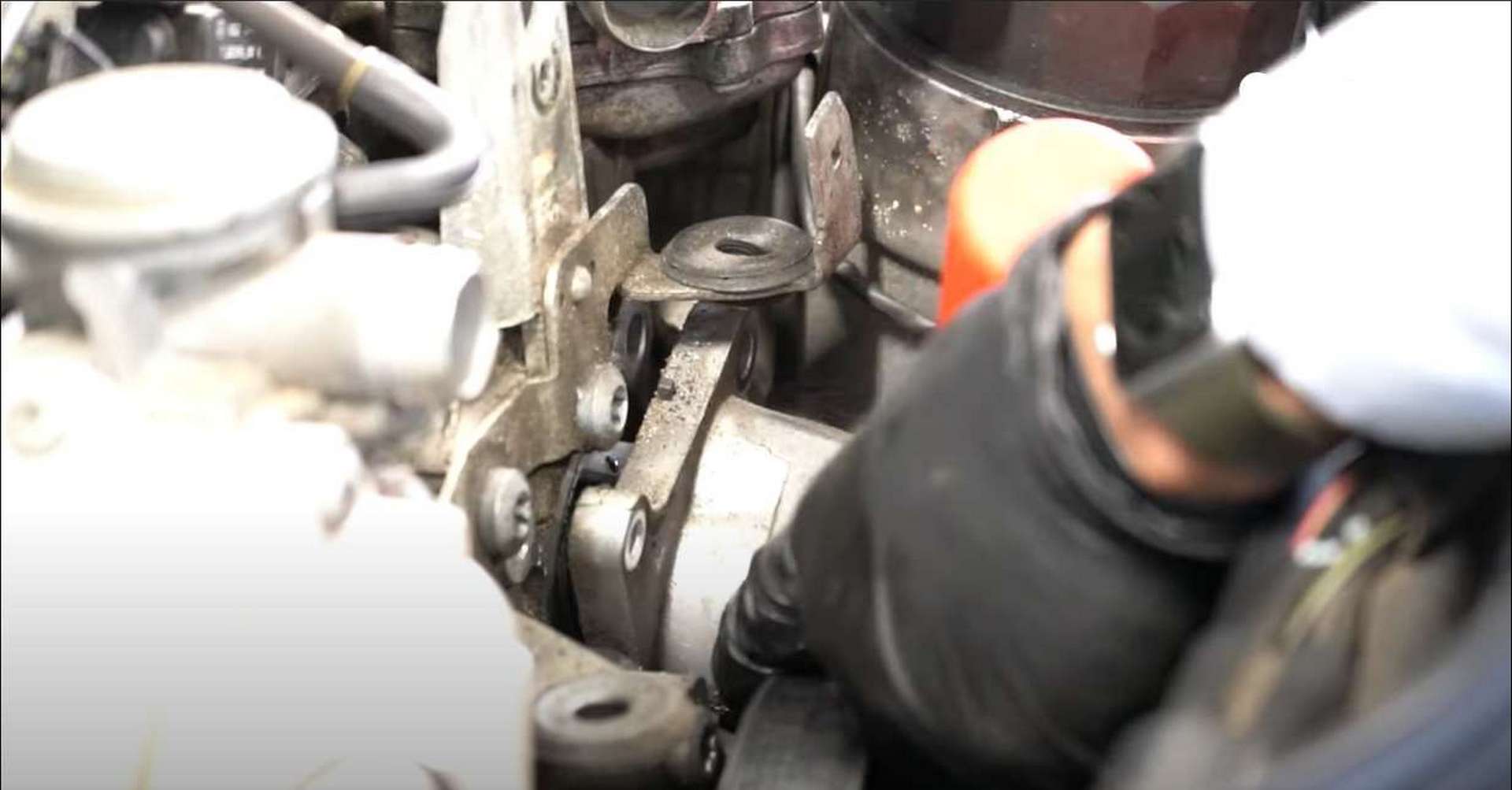 M156 Thermostat Replacement tapping on housing