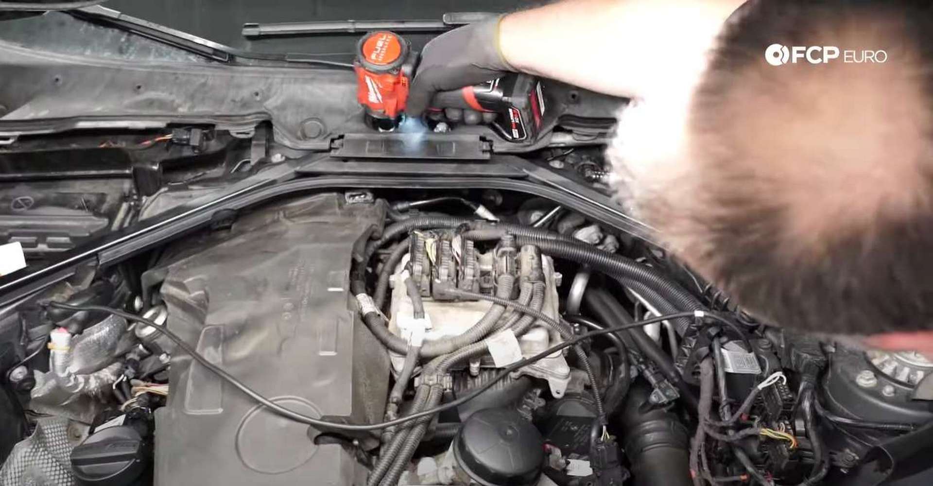 DIY BMW F30 Ignition Service torquing the plugs