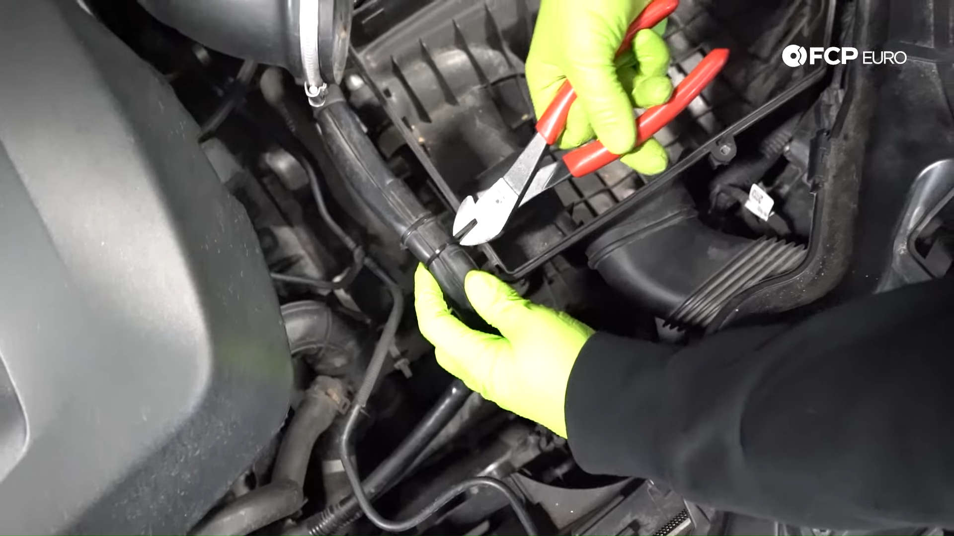 05-volvo-automatic-trans-service-remove-airbox-zipties