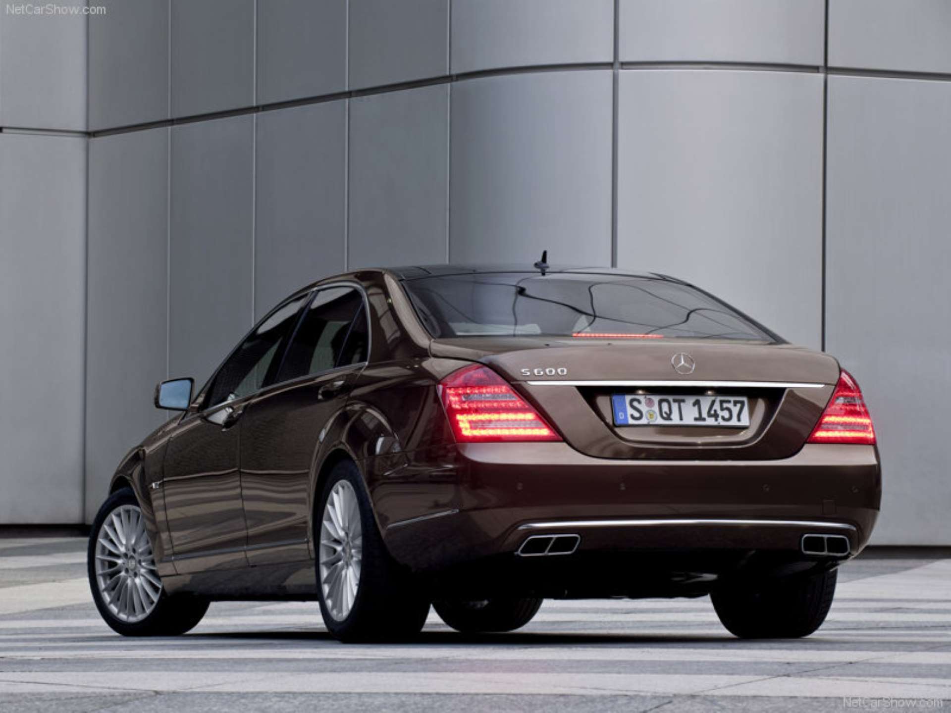 Best RWD Cars under 25K Mercedes-Benz W221 rear