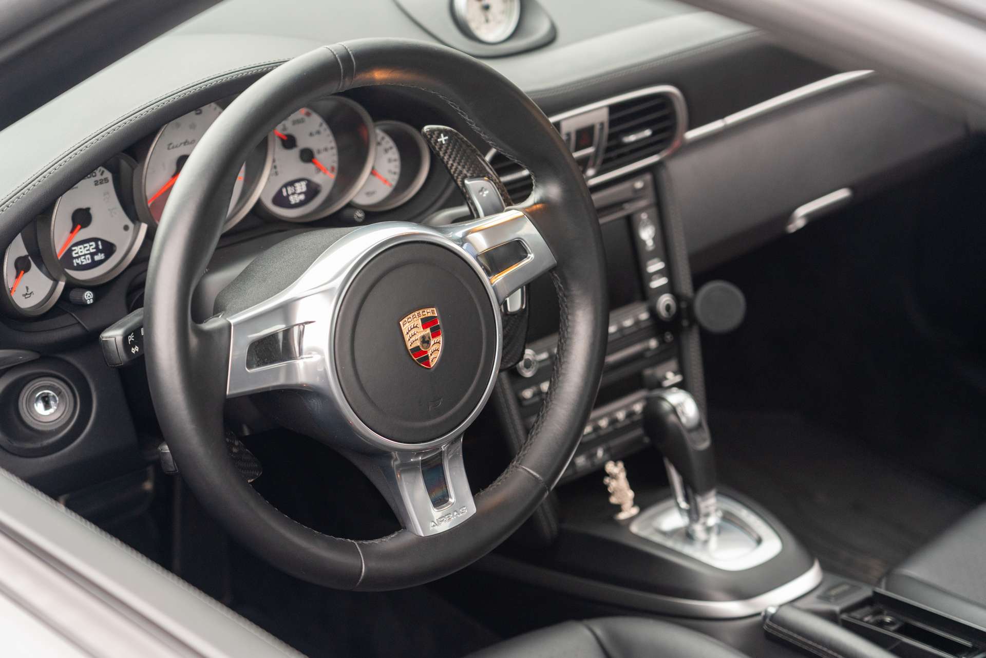 Porsche 997 911 Buyer's Guide 997.2 Turbo Interior