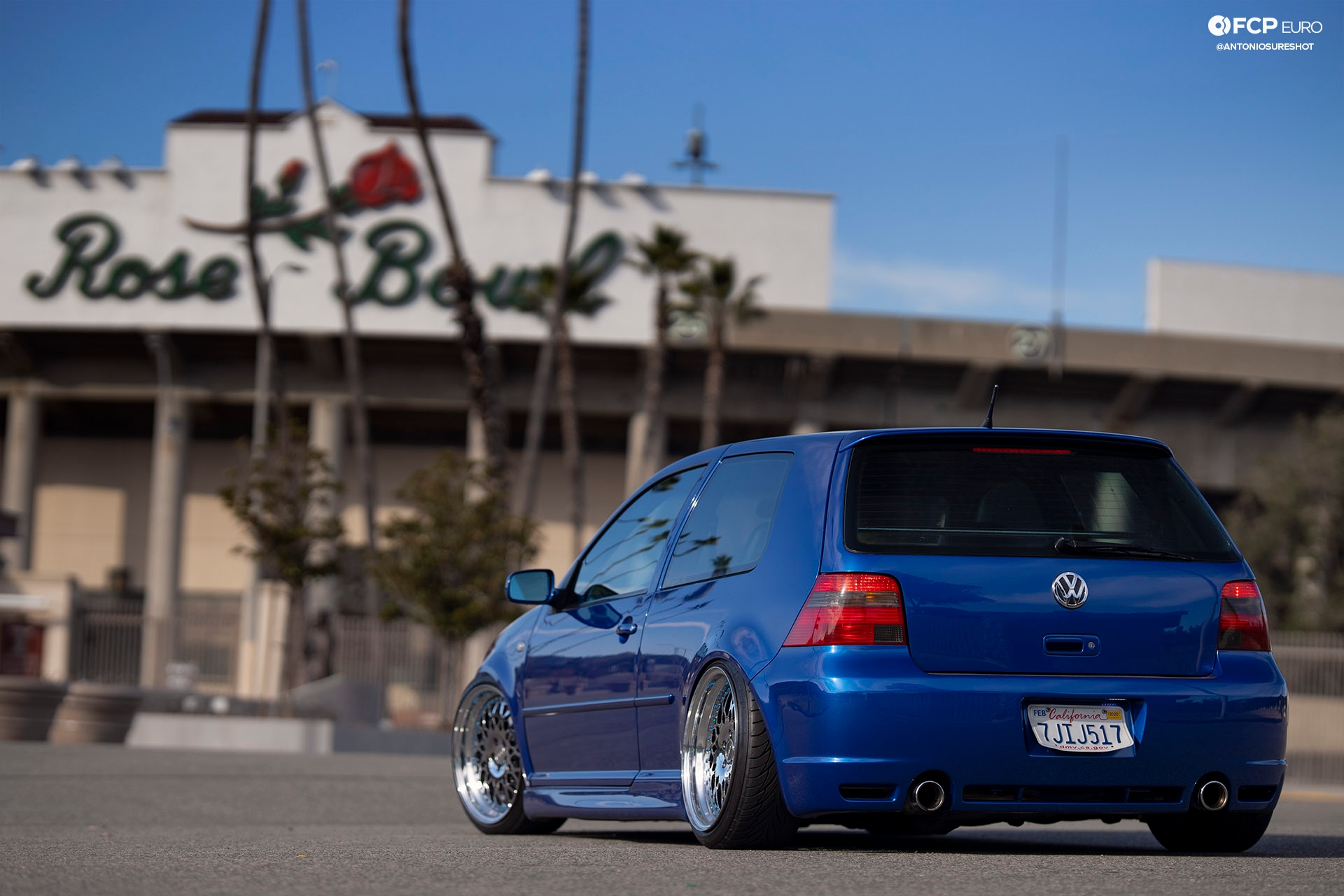 MK4 Volkswagen Golf R32 Deep Blue Pearl Air Ride Exterior