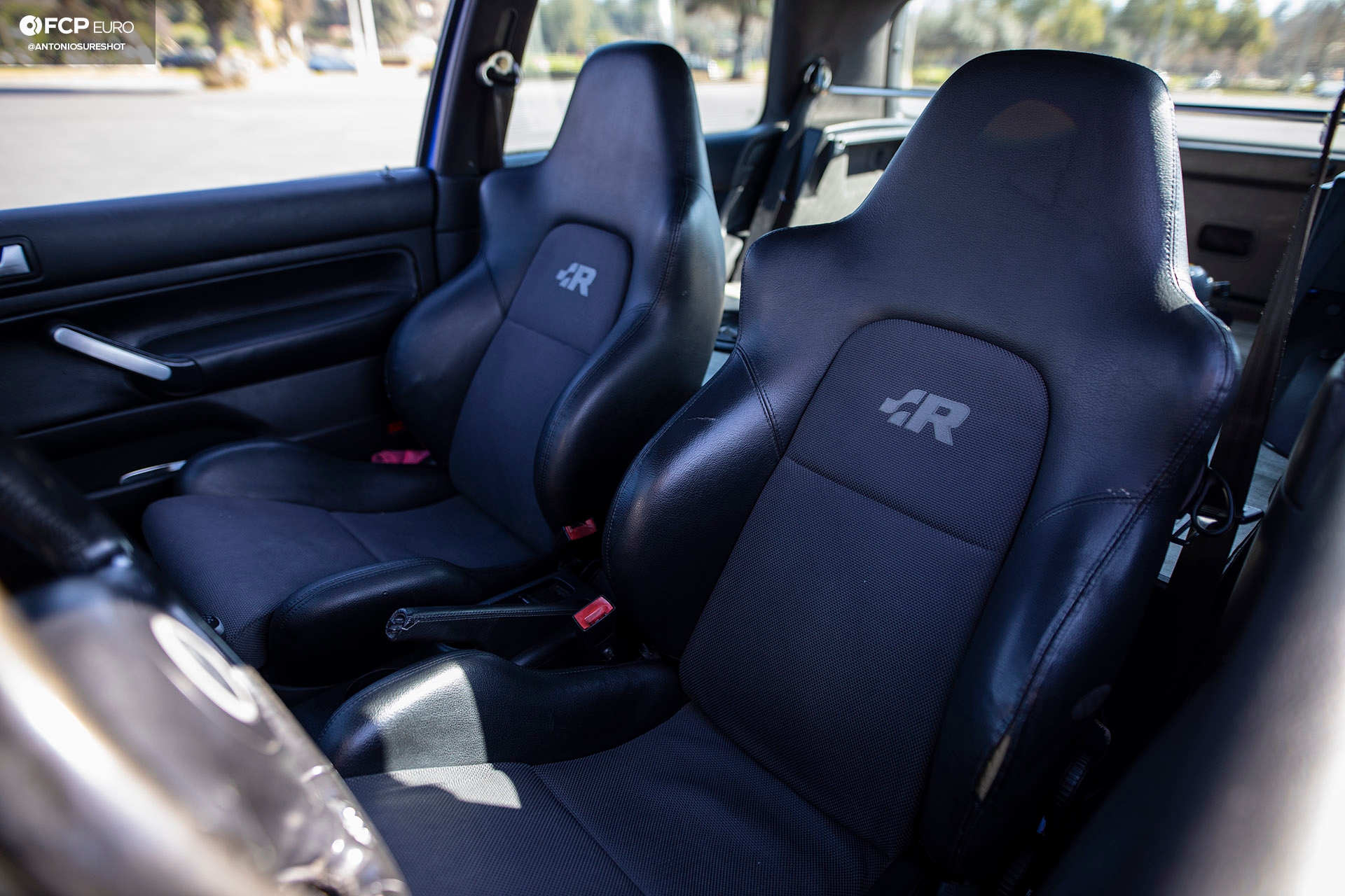 MK4 Volkswagen Golf R32 Deep Blue Pearl Air Ride Interior