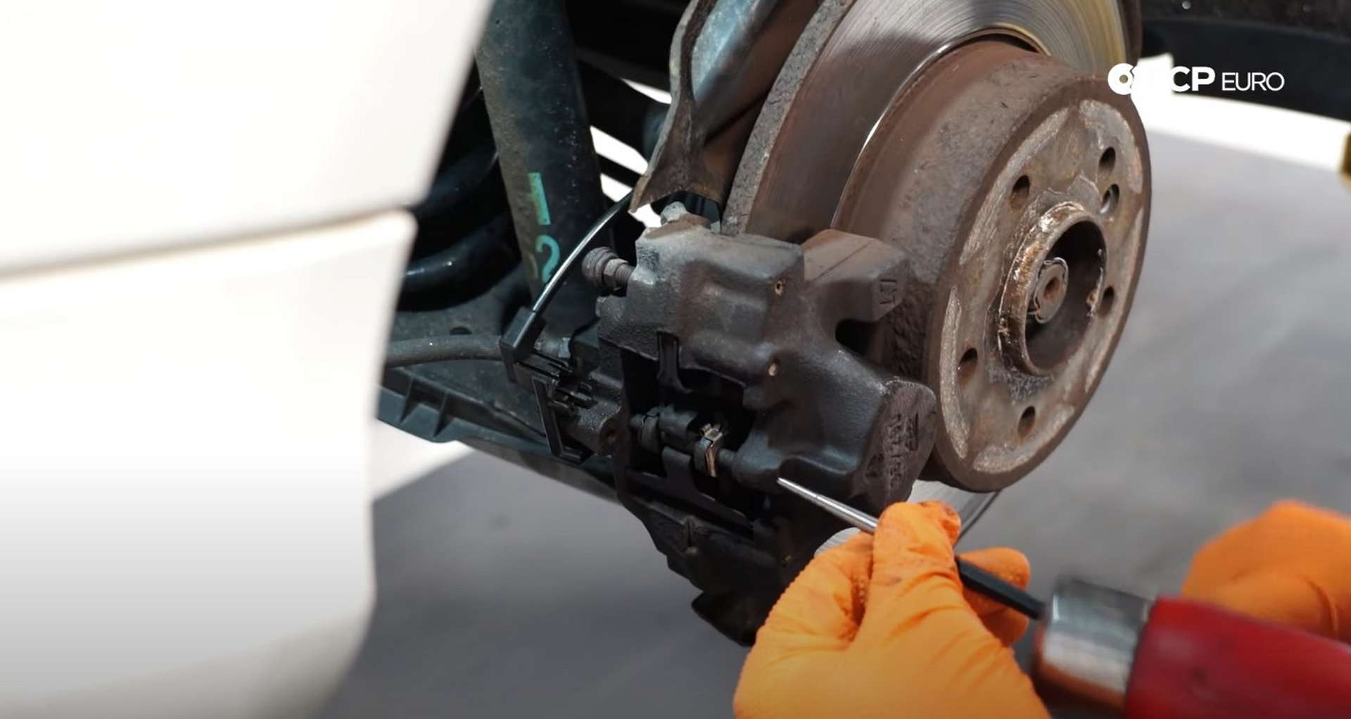 03-DIY-Mercedes-W203-Rear-Brake-Service_Removing-Caliper