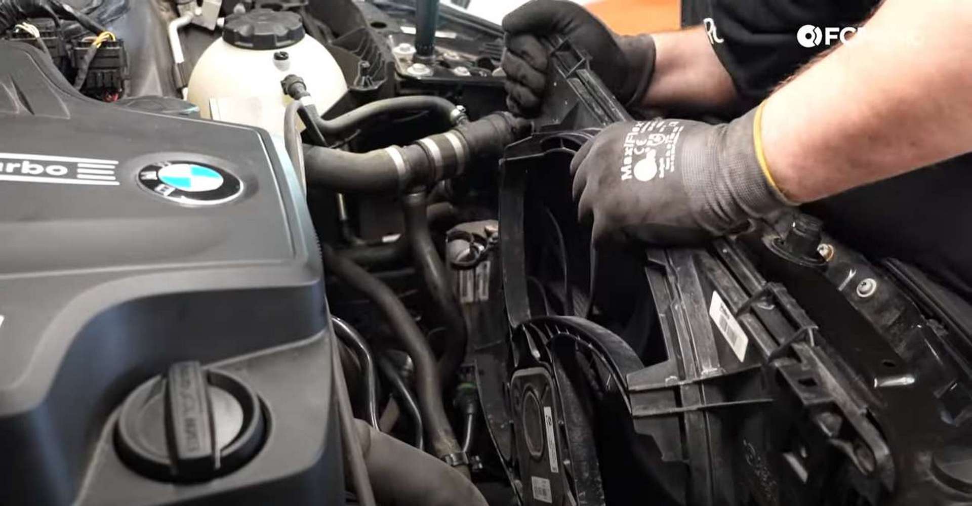 DIY BMW F30 Radiator Replacement transmission oil cooler tab