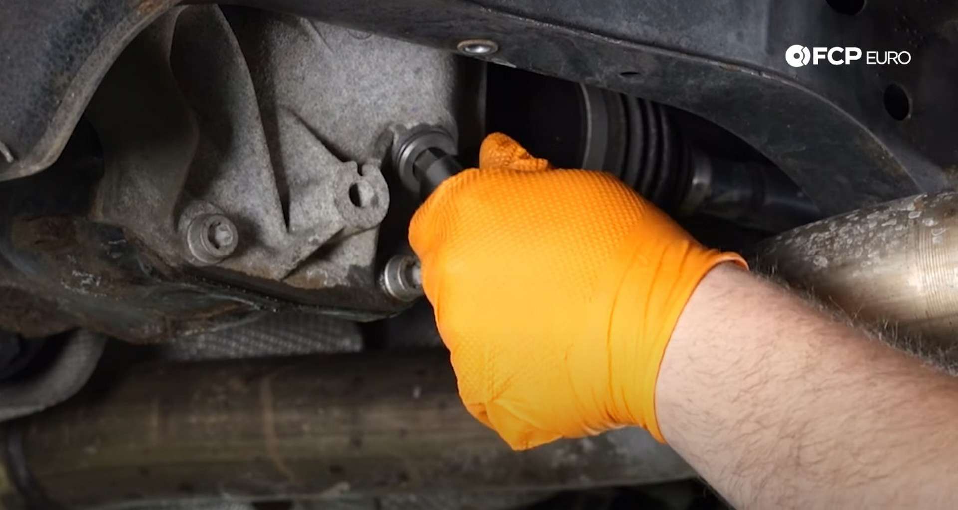 DIY BMW F30 Rear Differential Fluid Replacement removing the drain/fill plug