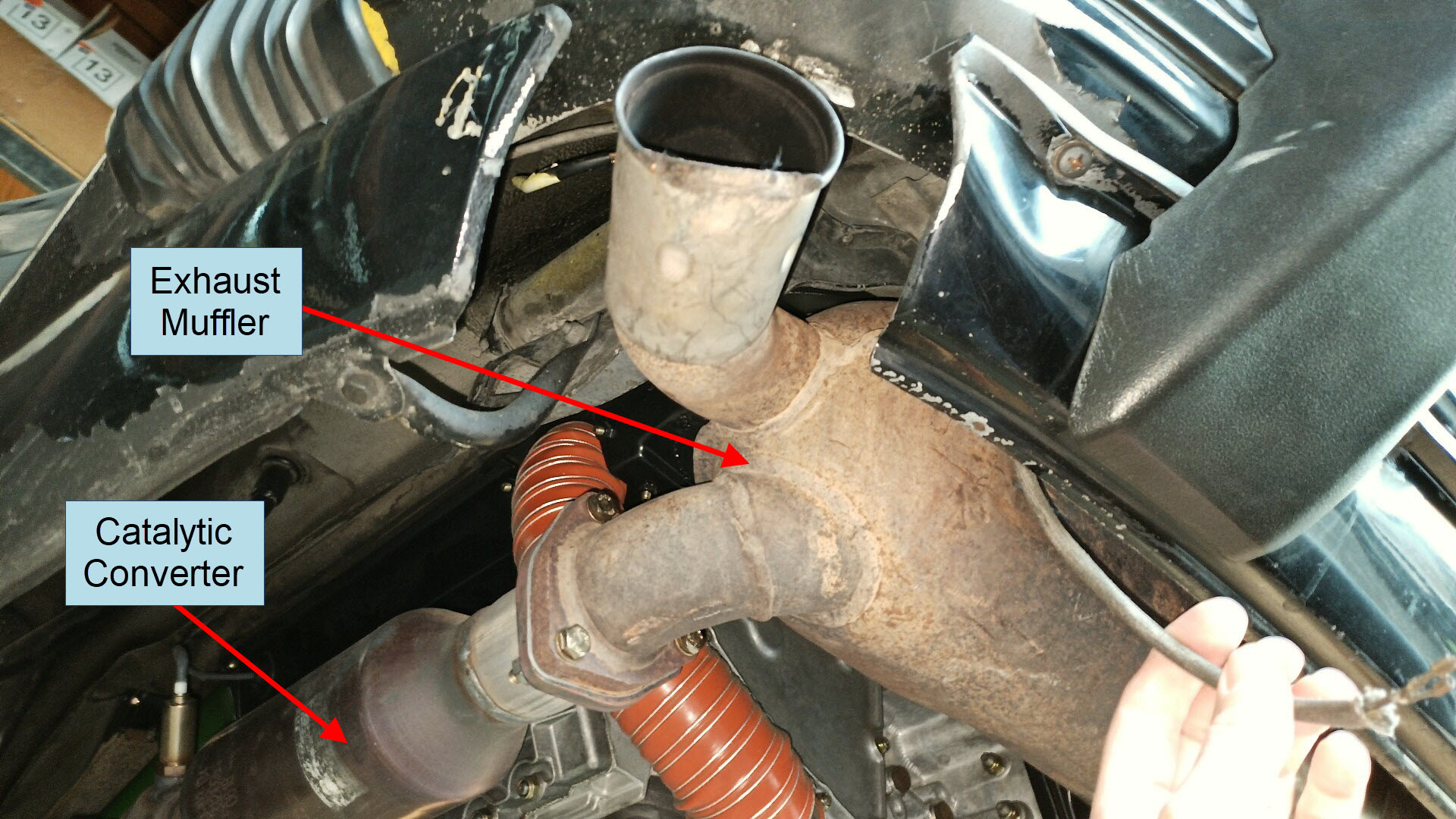 Air-cooled Porsche 911 muffler and catalytic converter