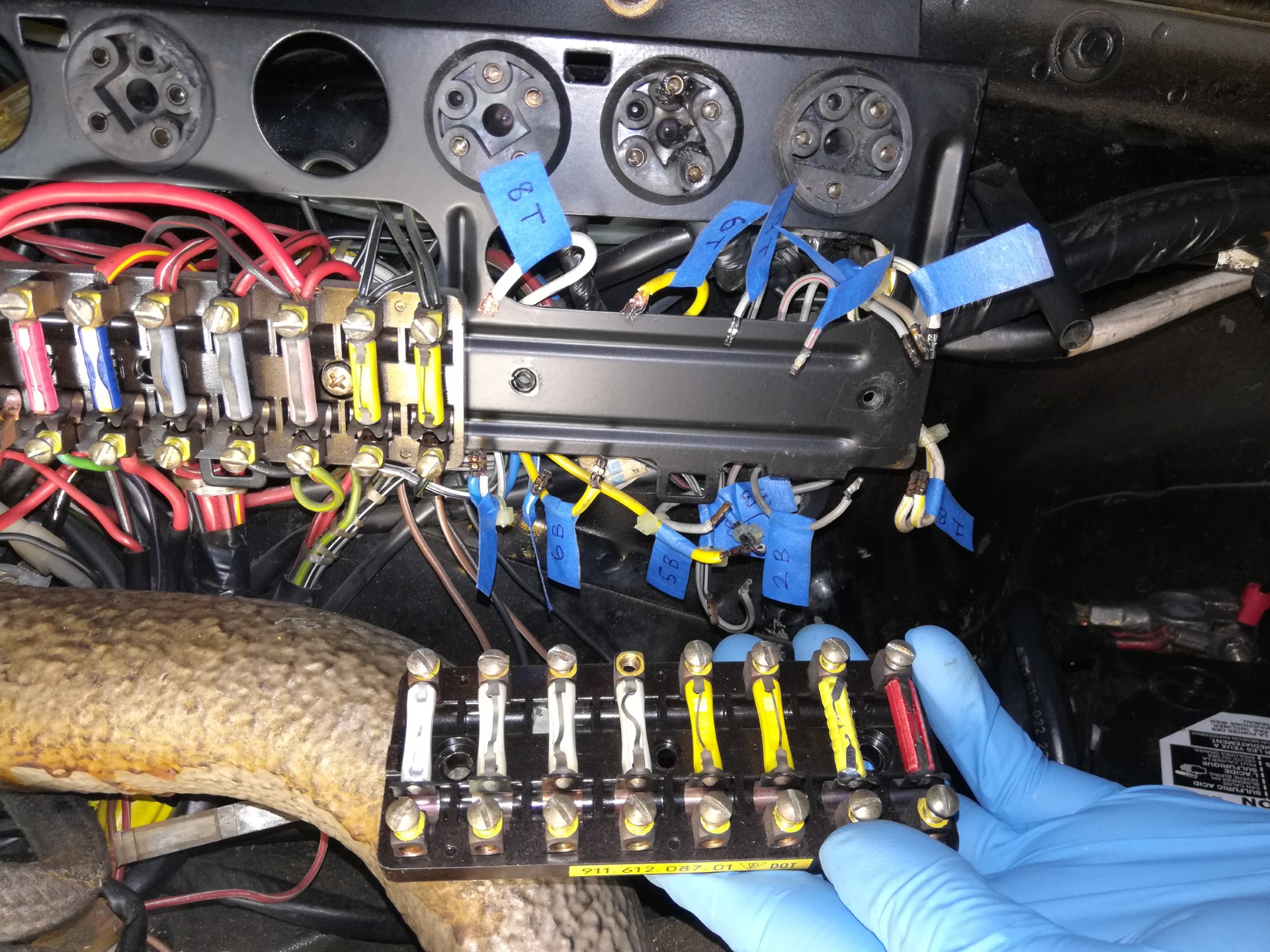 Air-cooled Porsche 911 Fuse Block Replacement