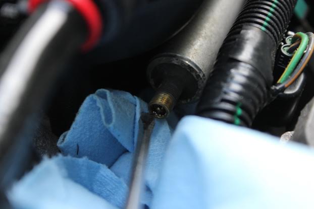 volvo-fuel-pressure-vent